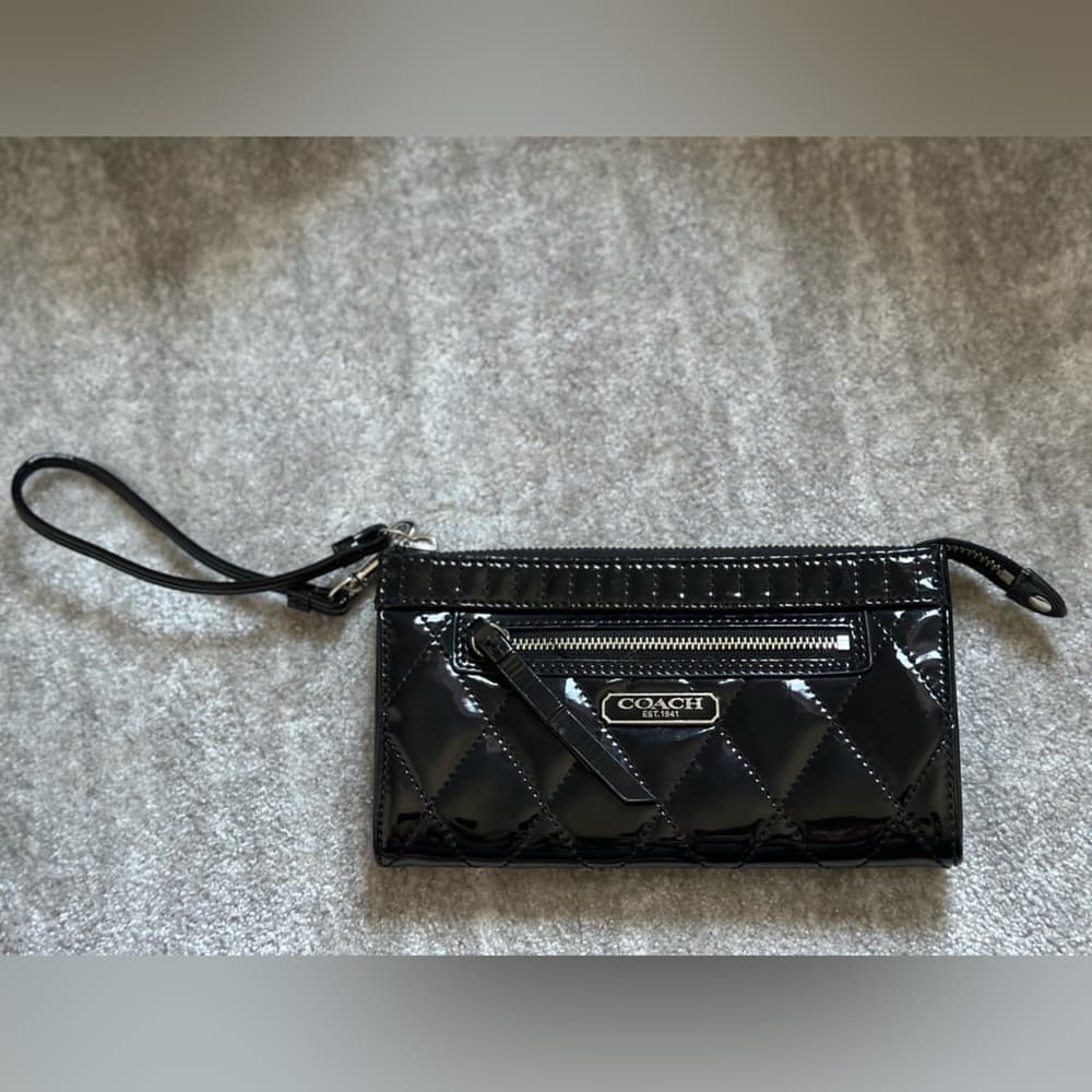 Coach Patten leather quilted look wristlet - Thumbnail 2