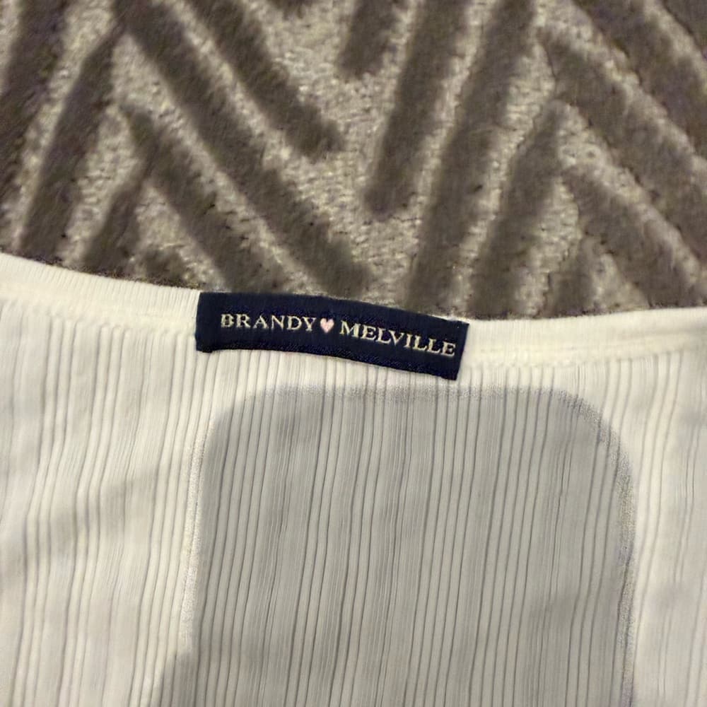 Brandy Melville White Ribbed Button-Up Crop Top - Thumbnail 2