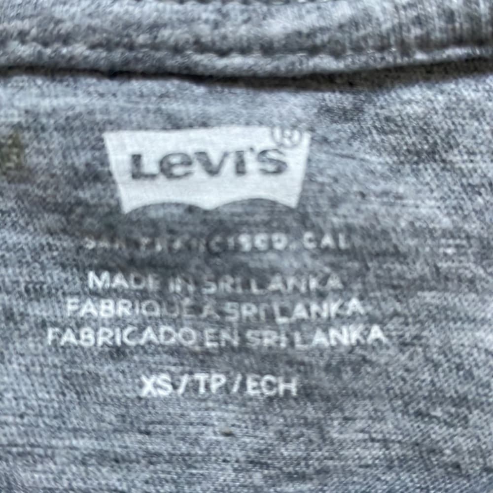 Levi’s gray women’s graphic tee - Thumbnail 3