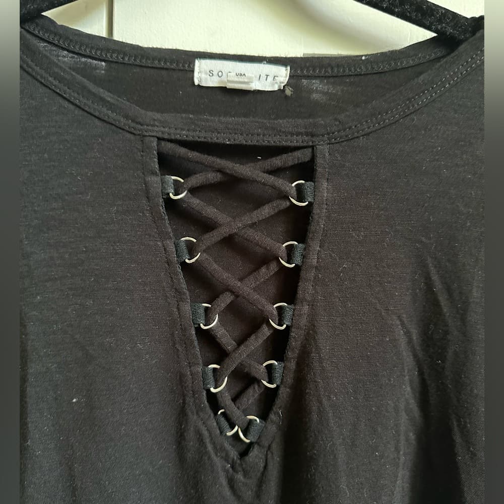 Black t-shirt with tie detail - Thumbnail 4