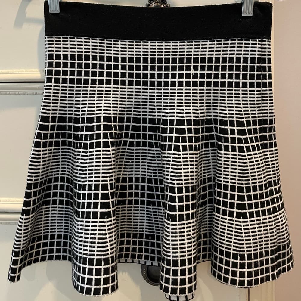 Forever 21 knit flare printed skirt - Size Medium - Thumbnail 2