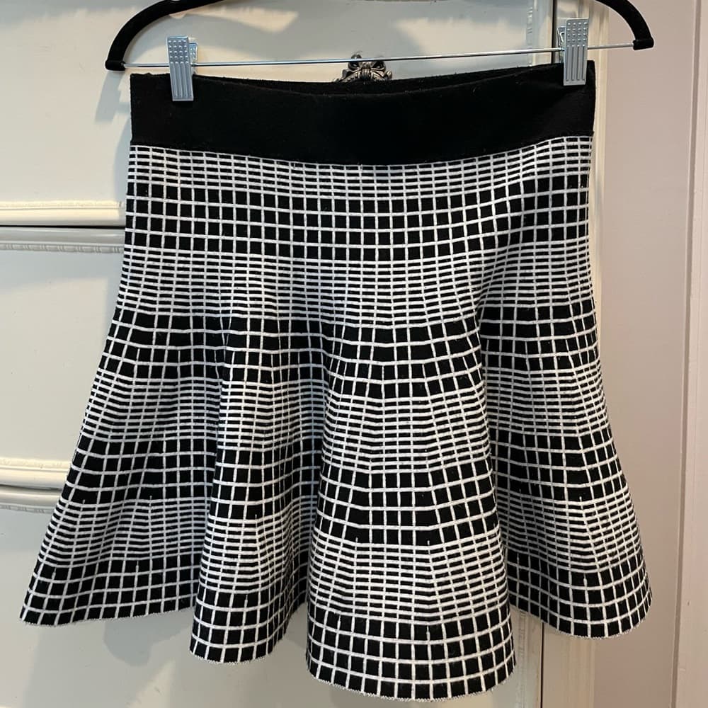 Forever 21 knit flare printed skirt - Size Medium - Thumbnail 3