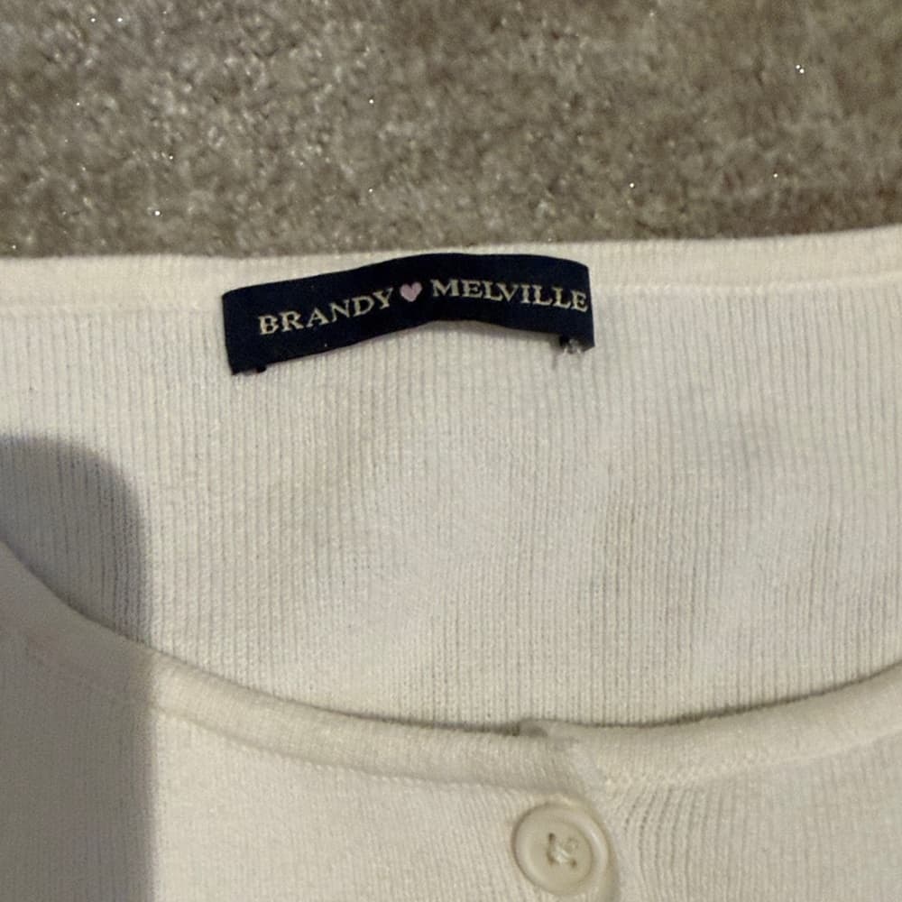 Brandy Melville Cropped White Knit Cardigan - Thumbnail 5