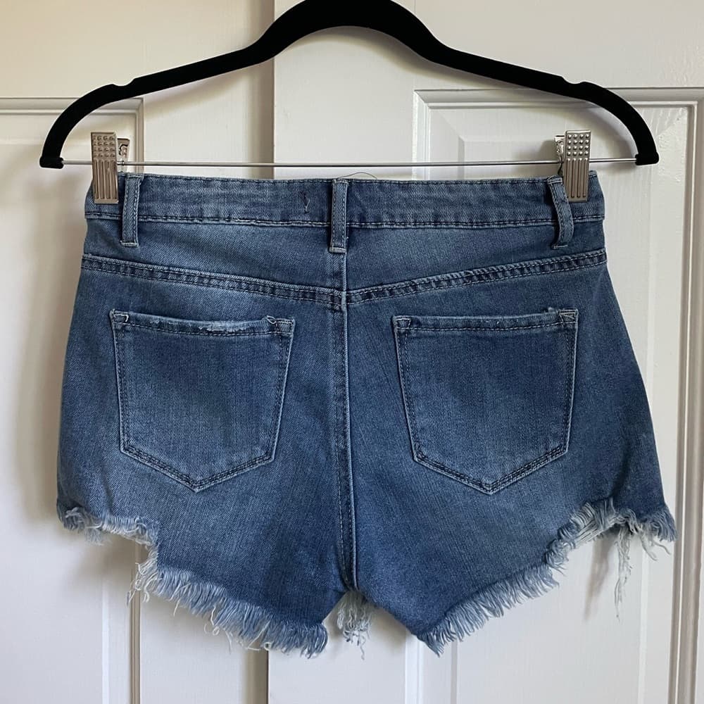 Tractr Women’s Denim Jean Shorts Cutoffs Distressed Size 26 - Thumbnail 2
