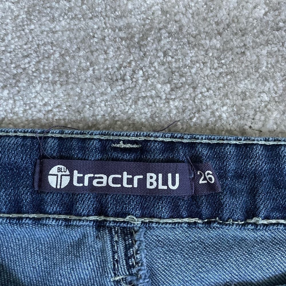 Tractr Women’s Denim Jean Shorts Cutoffs Distressed Size 26 - Thumbnail 4