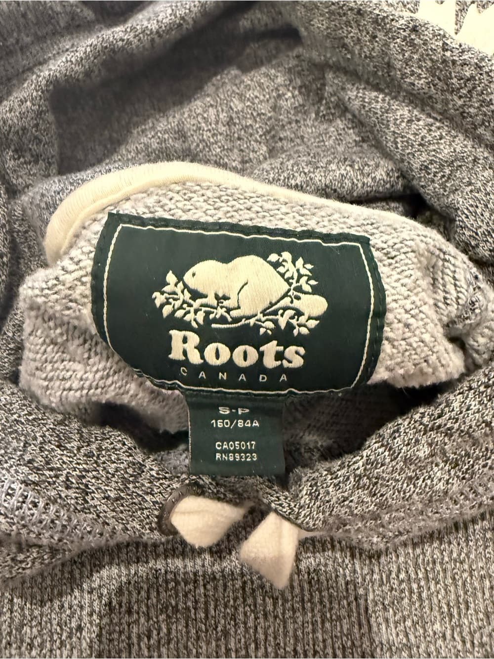 Roots Heather Gray Hoodie with Cream Maple Patch - Thumbnail 4