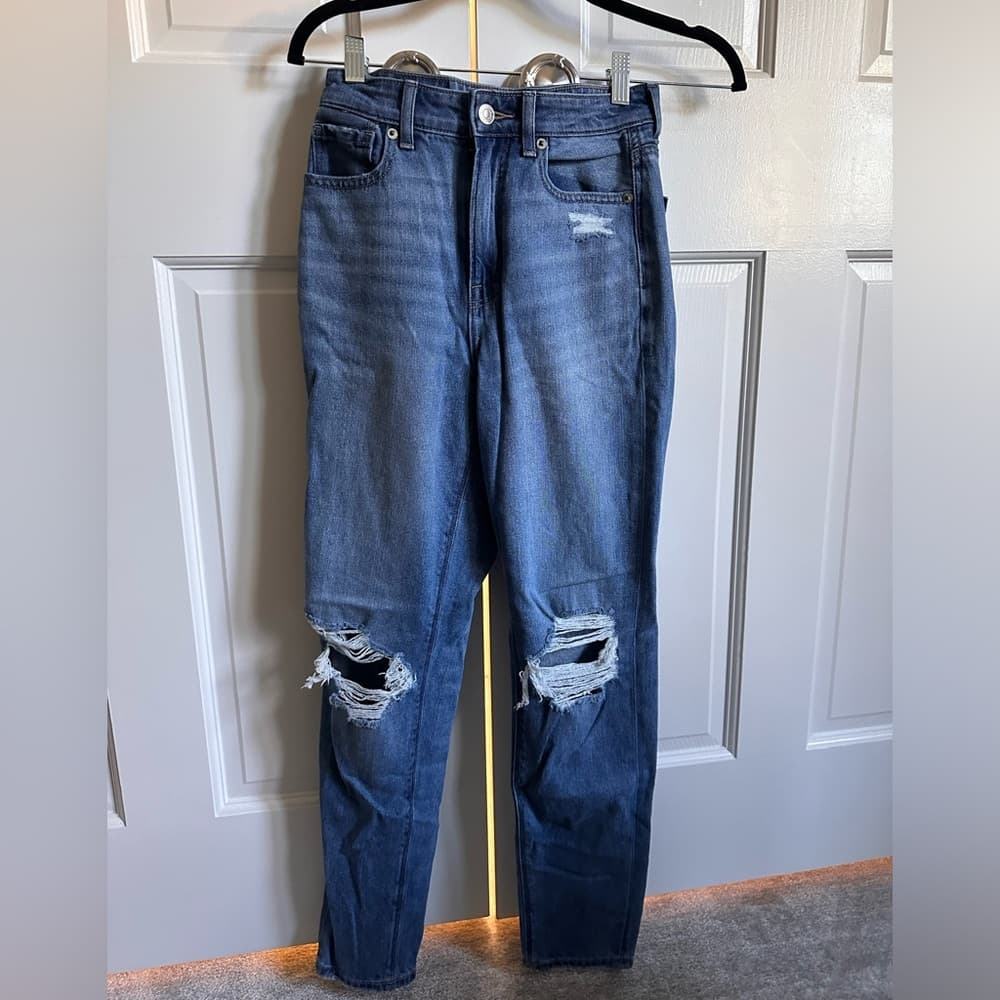 American Eagle Jeans with Knee Ripped Detail - Size 00 - Thumbnail 2