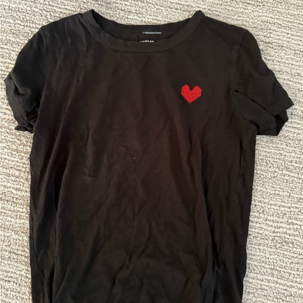 Sunday Best Black Tshirt with Embroidered Red Heart Detail - Thumbnail 3