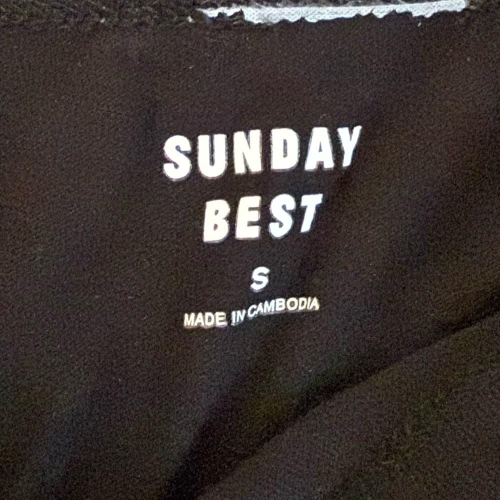 Sunday Best Black Tshirt with Embroidered Red Heart Detail - Thumbnail 4