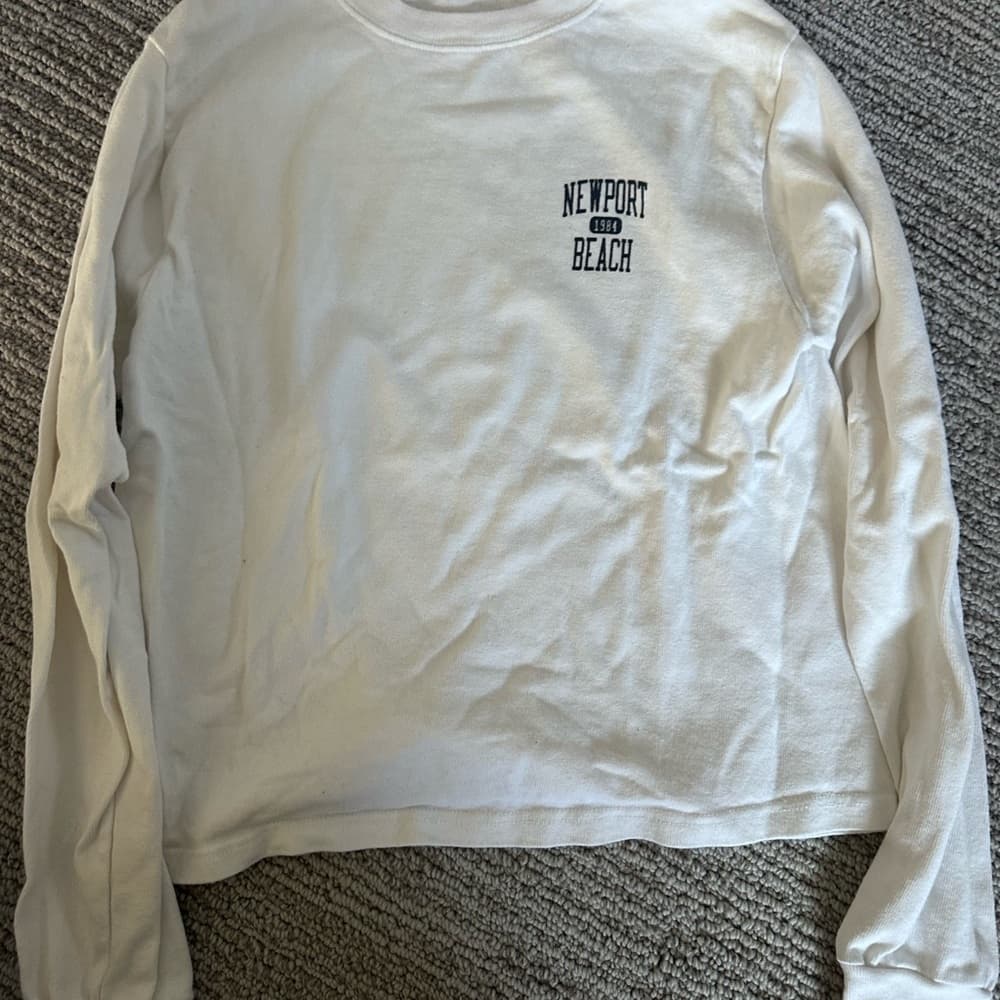 Brandy Melville Newport White Graphic Long Sleeve Shirt - Thumbnail 2
