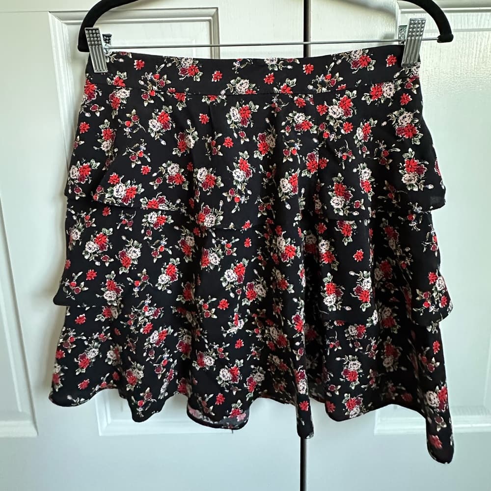 Zara Tiered Floral Mini Skirt - Thumbnail 2