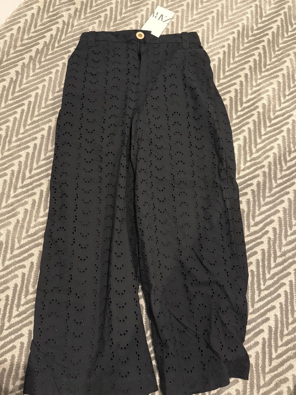 NWT Zara Black Eyelet High-Waist Wide Leg Trousers - Thumbnail 2