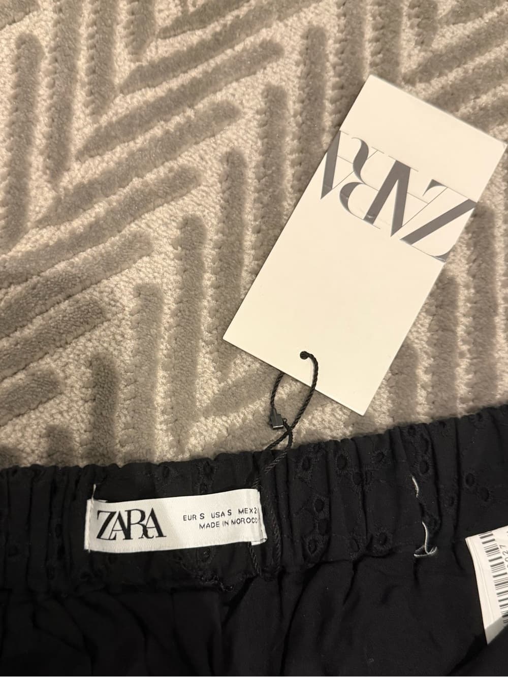 NWT Zara Black Eyelet High-Waist Wide Leg Trousers - Thumbnail 4
