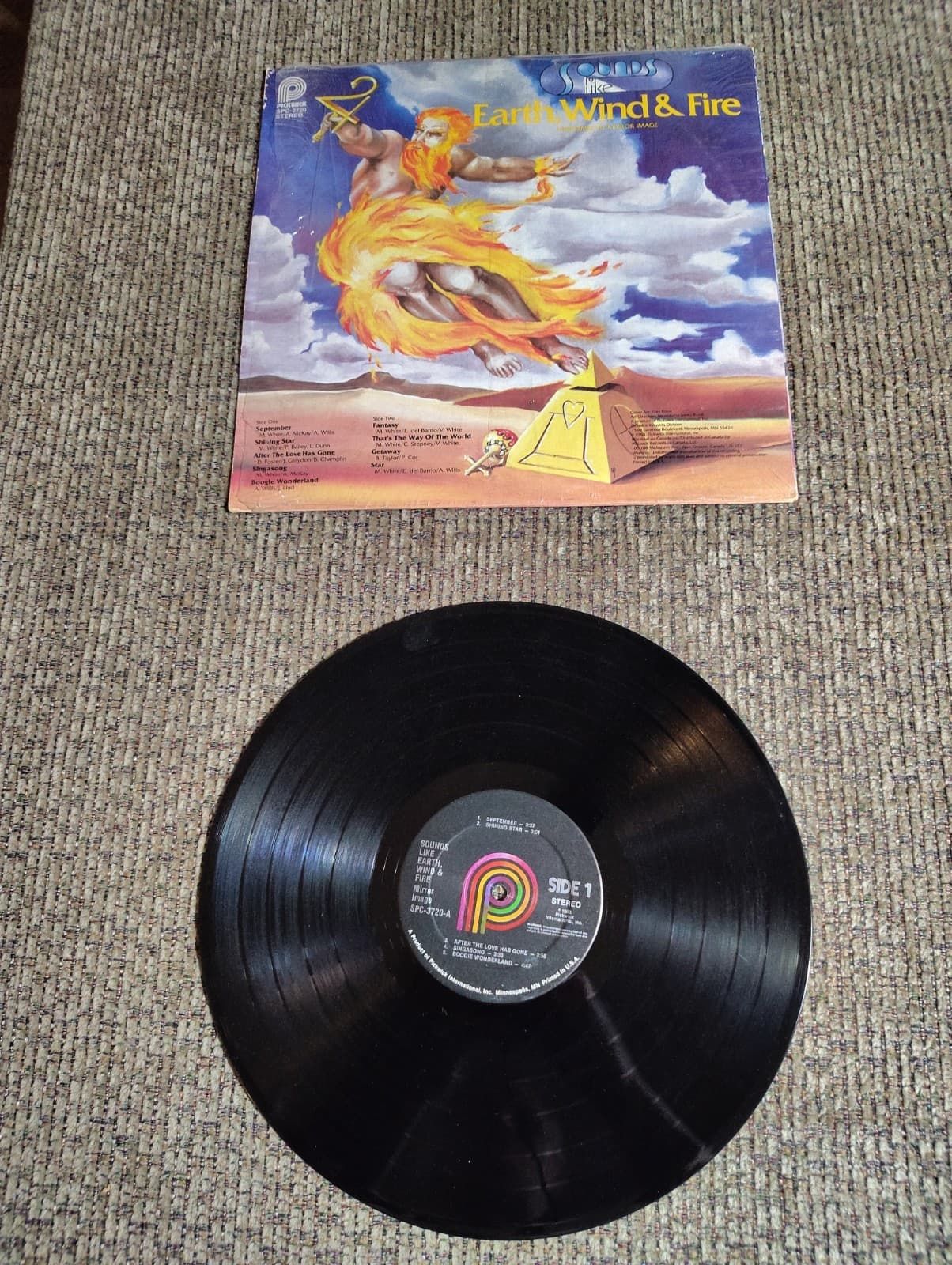 Sounds Like Earth, Wind & Fire Vinyl LP (SPC-3720, Pickwick) Disco 1980