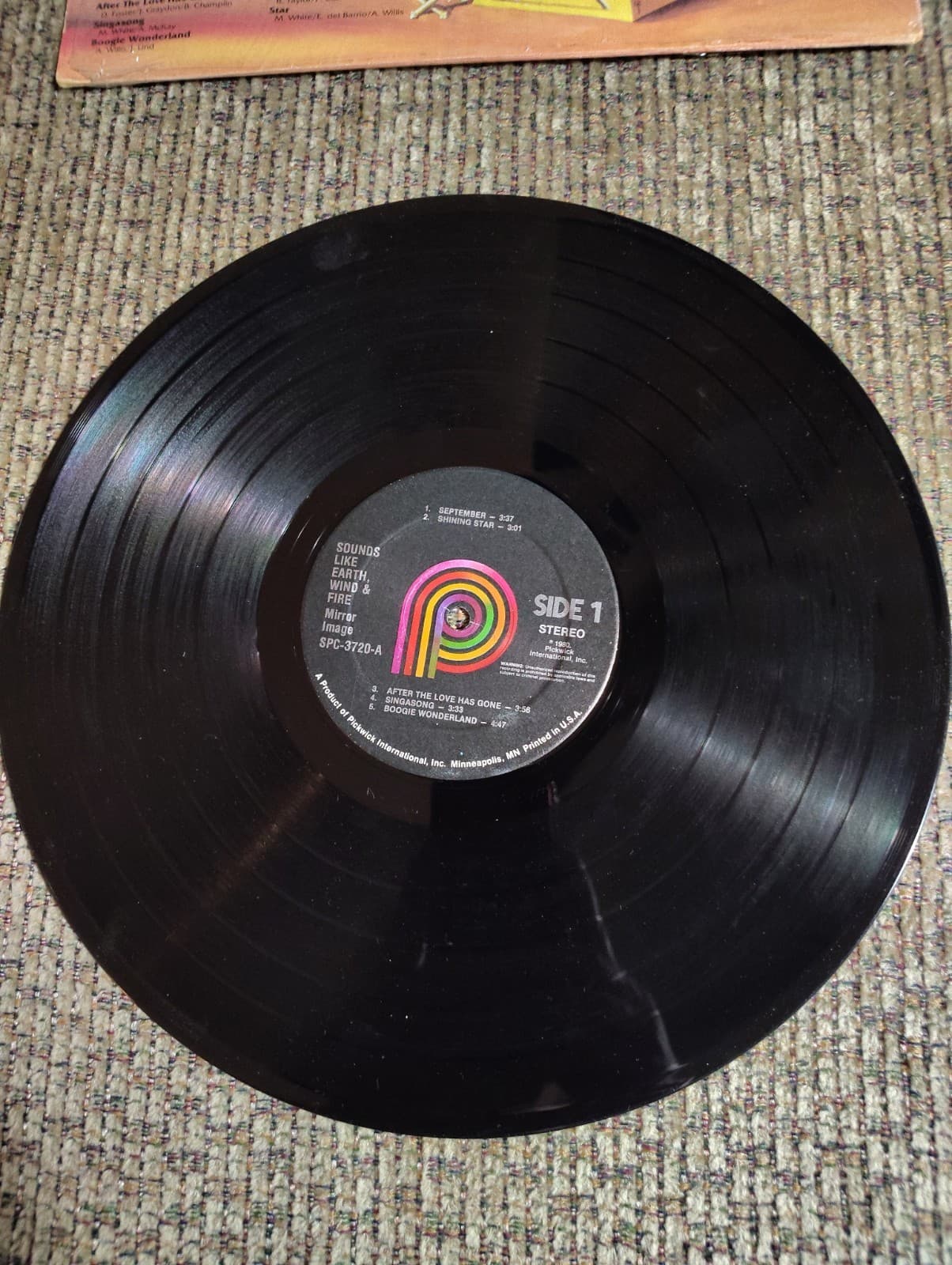 Sounds Like Earth, Wind & Fire Vinyl LP (SPC-3720, Pickwick) Disco 1980 - Thumbnail 2