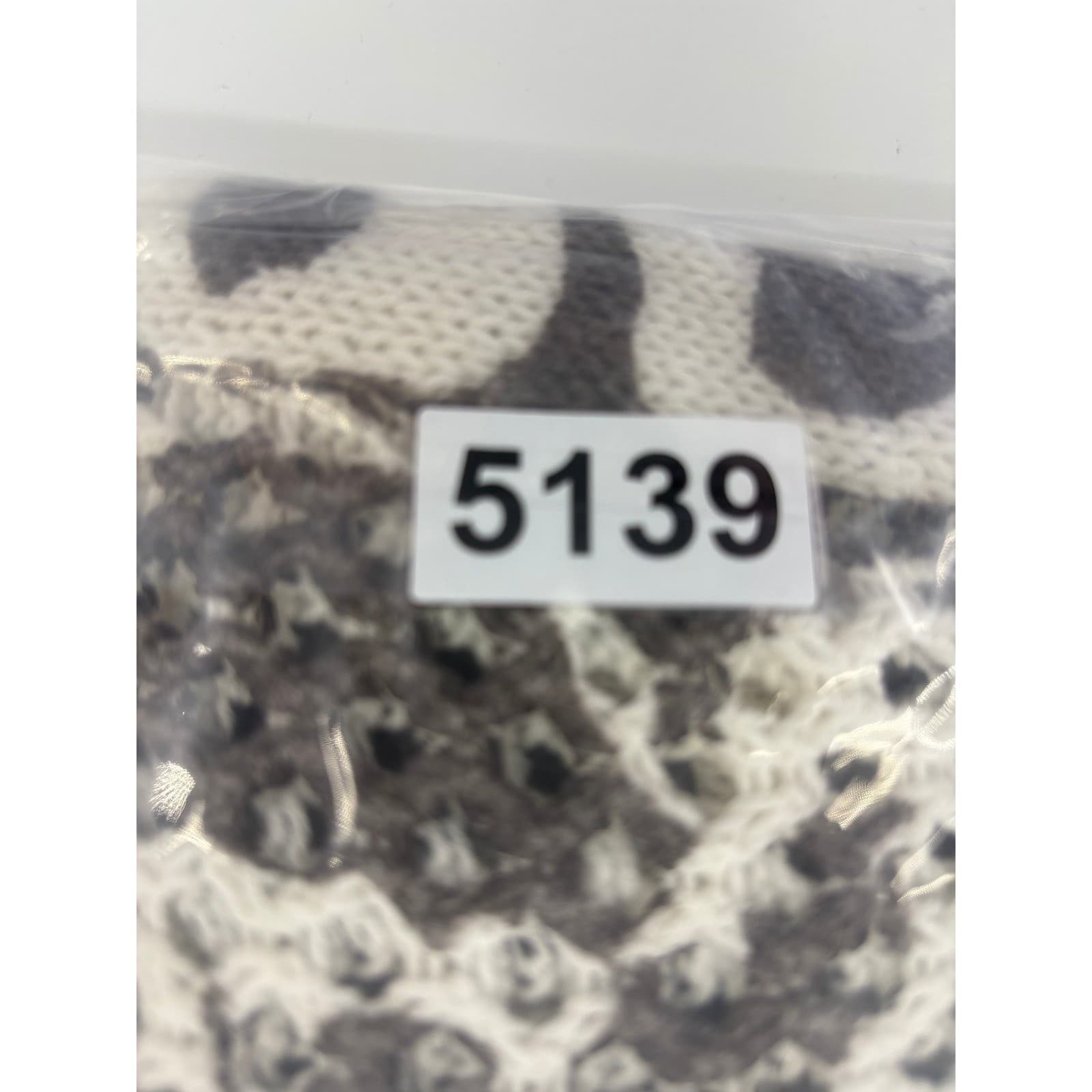 WEEKENDS BY CHICOS Sweater Knit Floral Print Mesh Sequin Accent Size 1 - Thumbnail 6