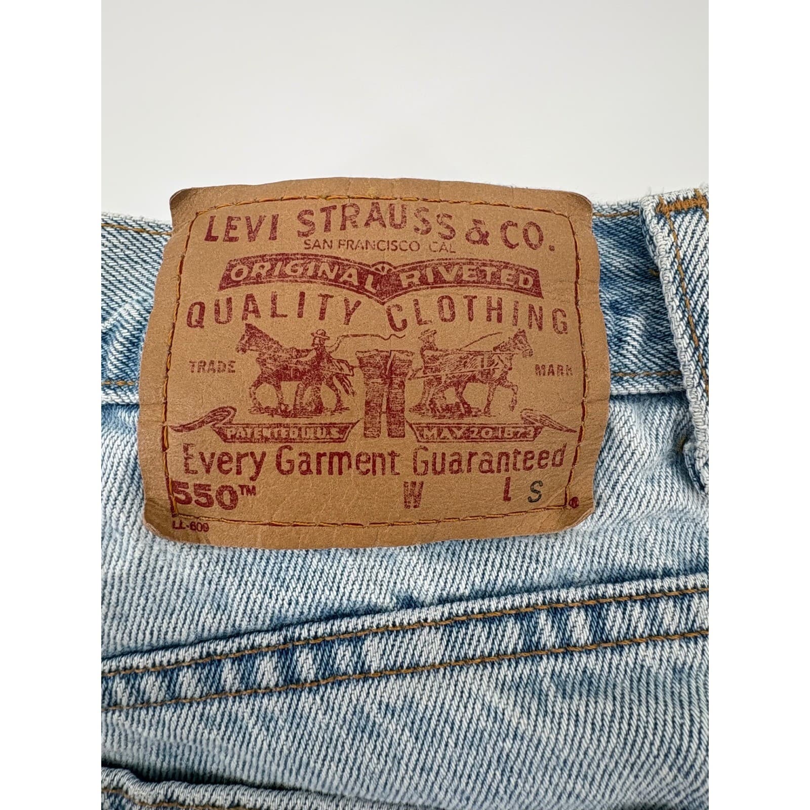 Levis 550 Relaxed Fit Tapered Leg Jeans Light Wash 16 REG S Blue women's Vintage - Thumbnail 10