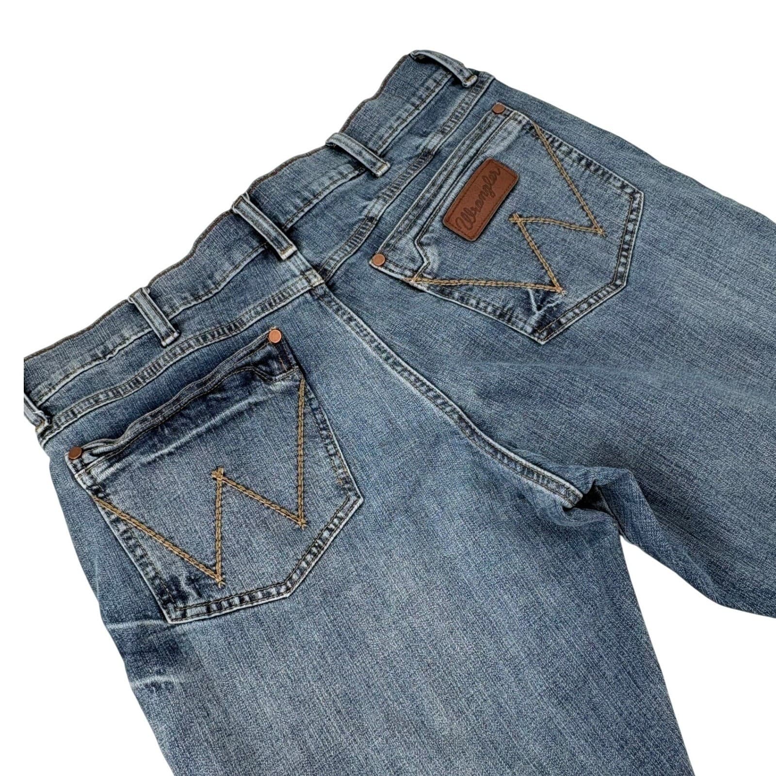 Wrangler Jeans Men's 36x31 Blue Retro Relaxed Boot Western Denim