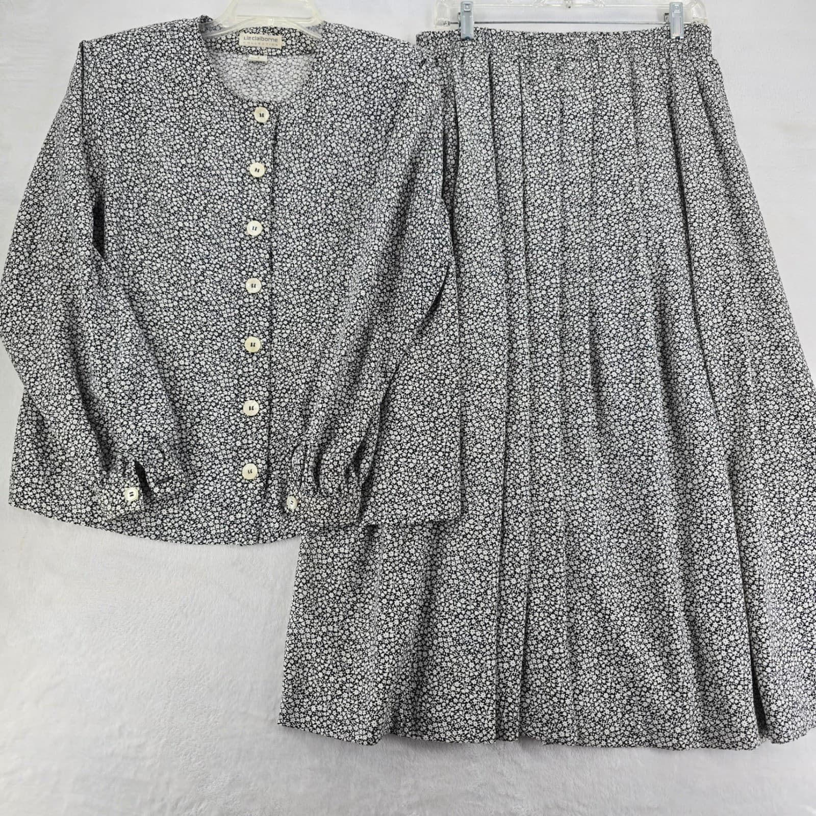 Liz Claiborne Skirt Suit Womens 8/M 2 Piece Set Black Floral Button Top Maxi