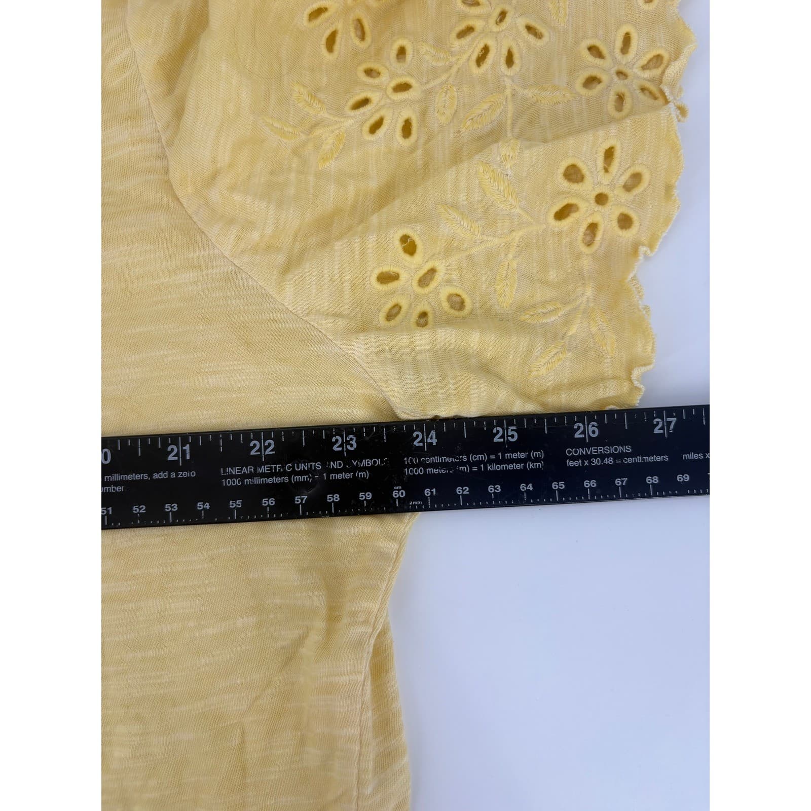 Chicos V Neck Tunic Top Yellow Eyelet Sleeve Side Tie Size 3 - Thumbnail 4