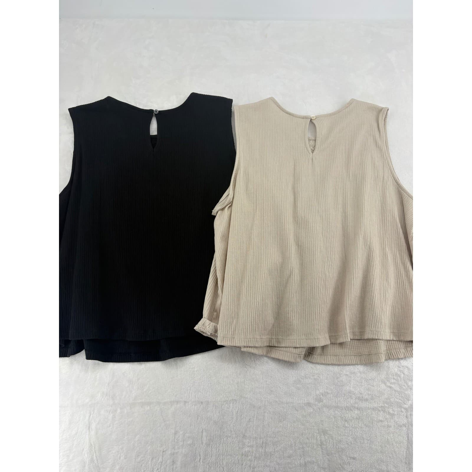 Old Navy Sleeveless Top Womens XL Petite Tank Top Black Beige Crochet Yoke Lot 2 - Thumbnail 8