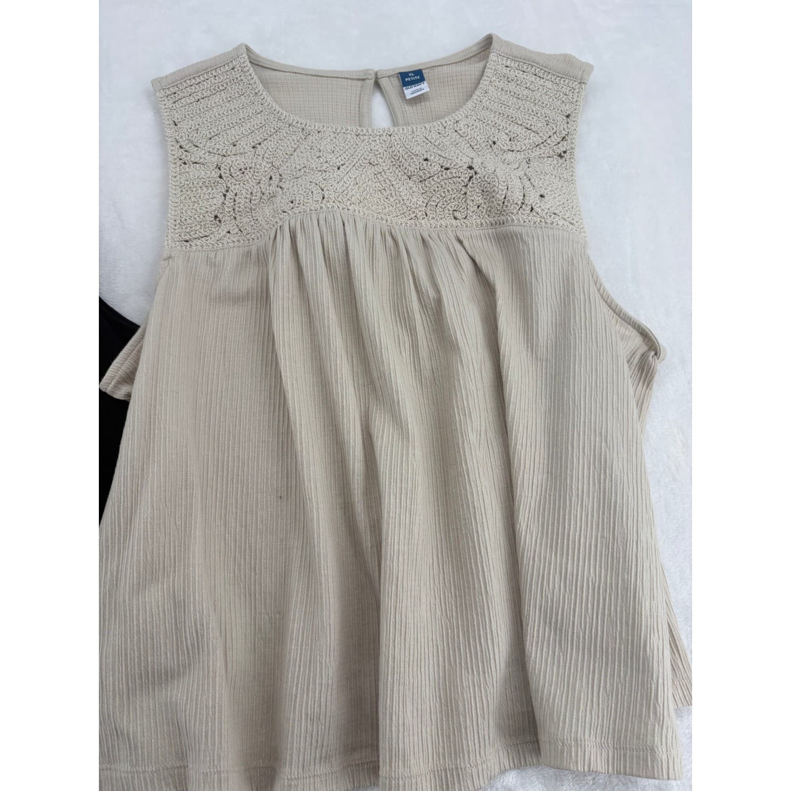 Old Navy Sleeveless Top Womens XL Petite Tank Top Black Beige Crochet Yoke Lot 2 - Thumbnail 3