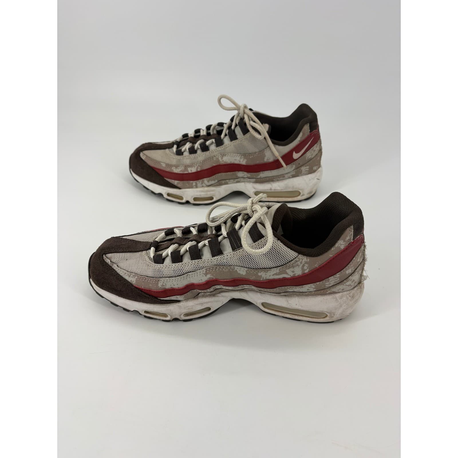Nike Air Max 95 DQ9016 001 Mens Soccer FC Beige Brown Red Sz 10 - Thumbnail 3