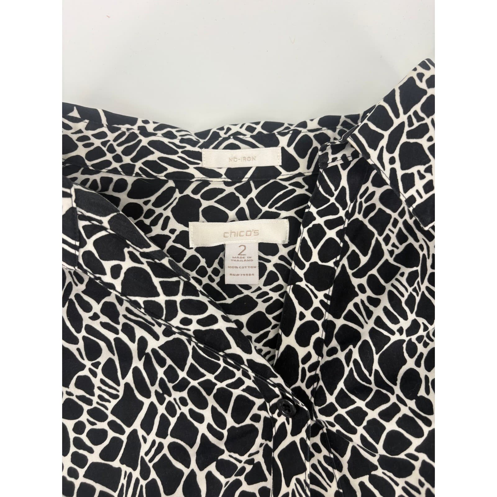 Chicos Womens Black White Abstract Print Button Up Shirt Blouse Top Size 2 - Thumbnail 3