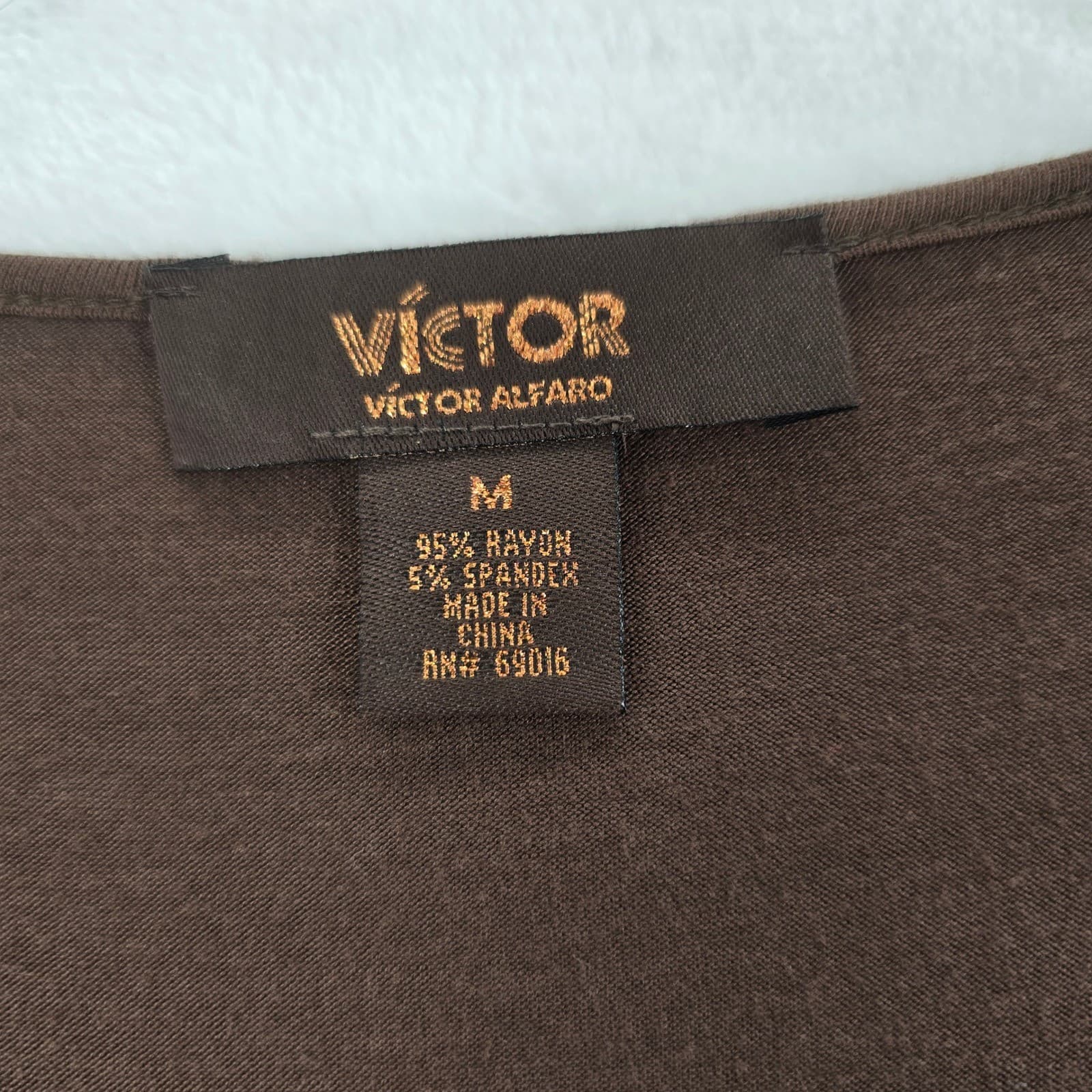 Victor Alfaro Top Womens Shirt Brown Scoop Neck Pleated Front Rayon Spandex NWT - Thumbnail 2