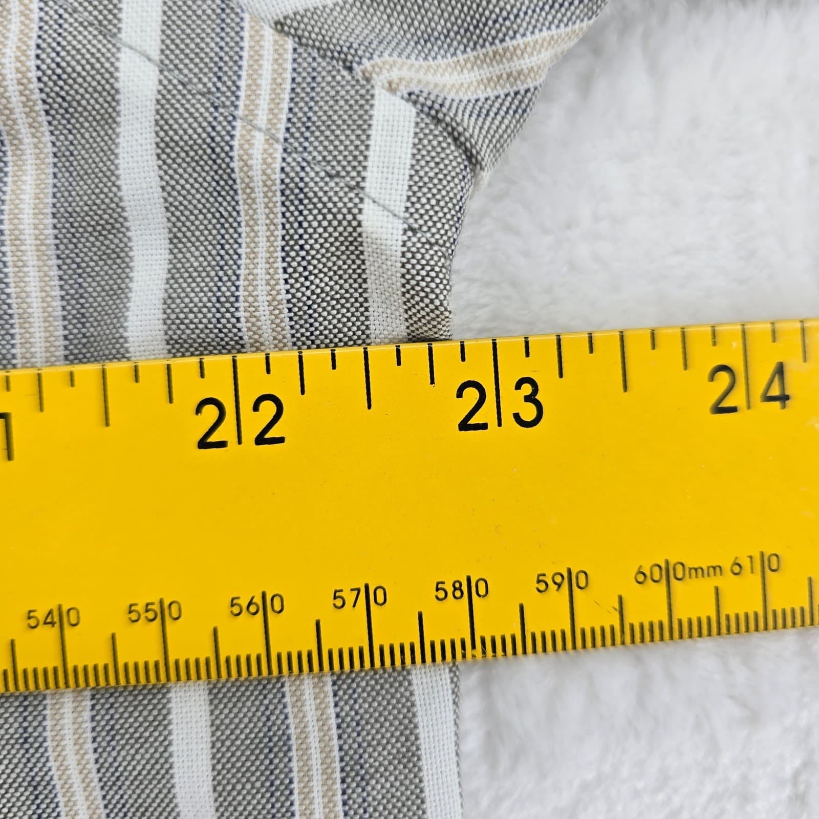 St. John's Bay Button Down Mens Medium Shirt Gray Striped Iron Free Short Sleeve - Thumbnail 4