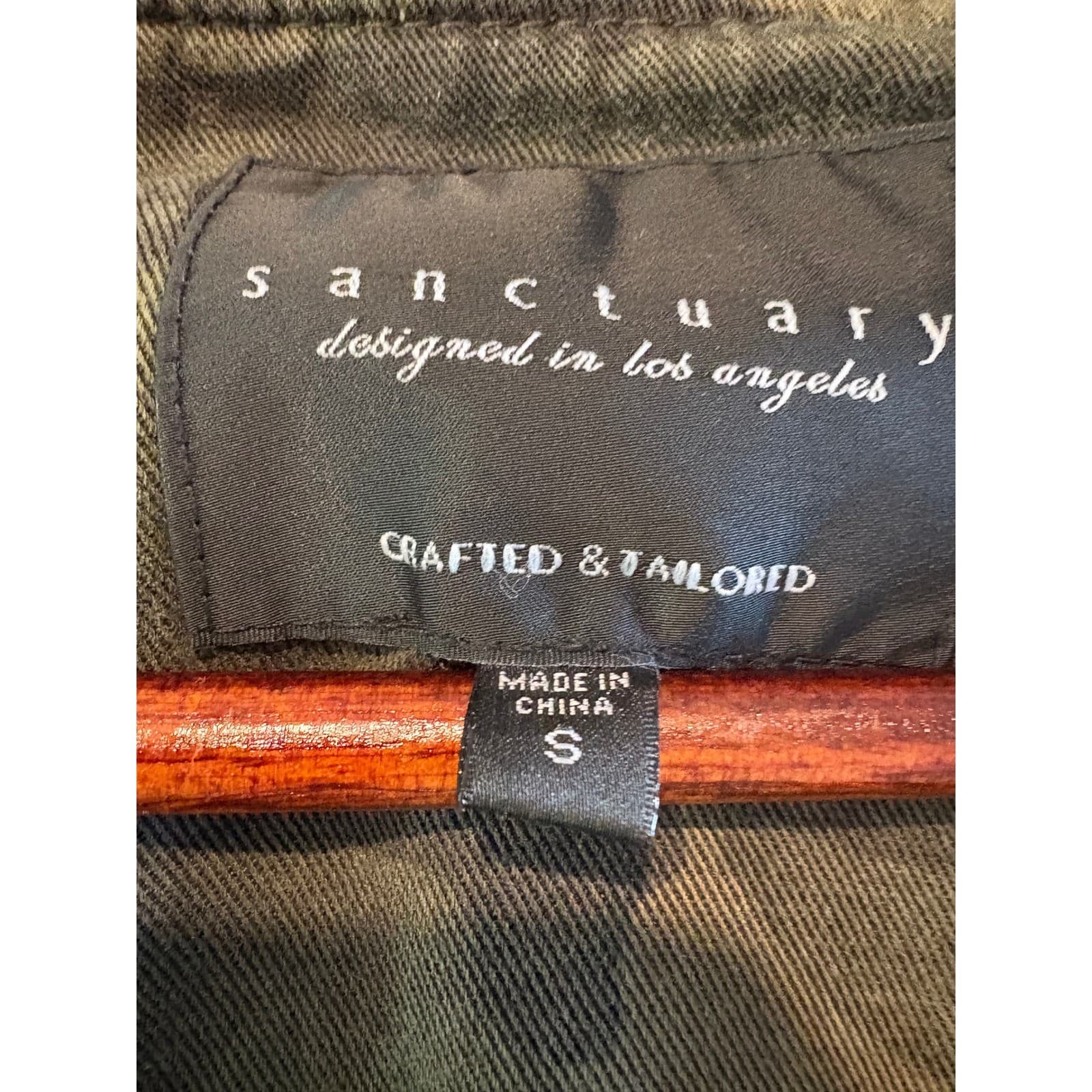 Sanctuary Camo Bomber Jacket Butterfly Patches Lightweight Size S - Thumbnail 2