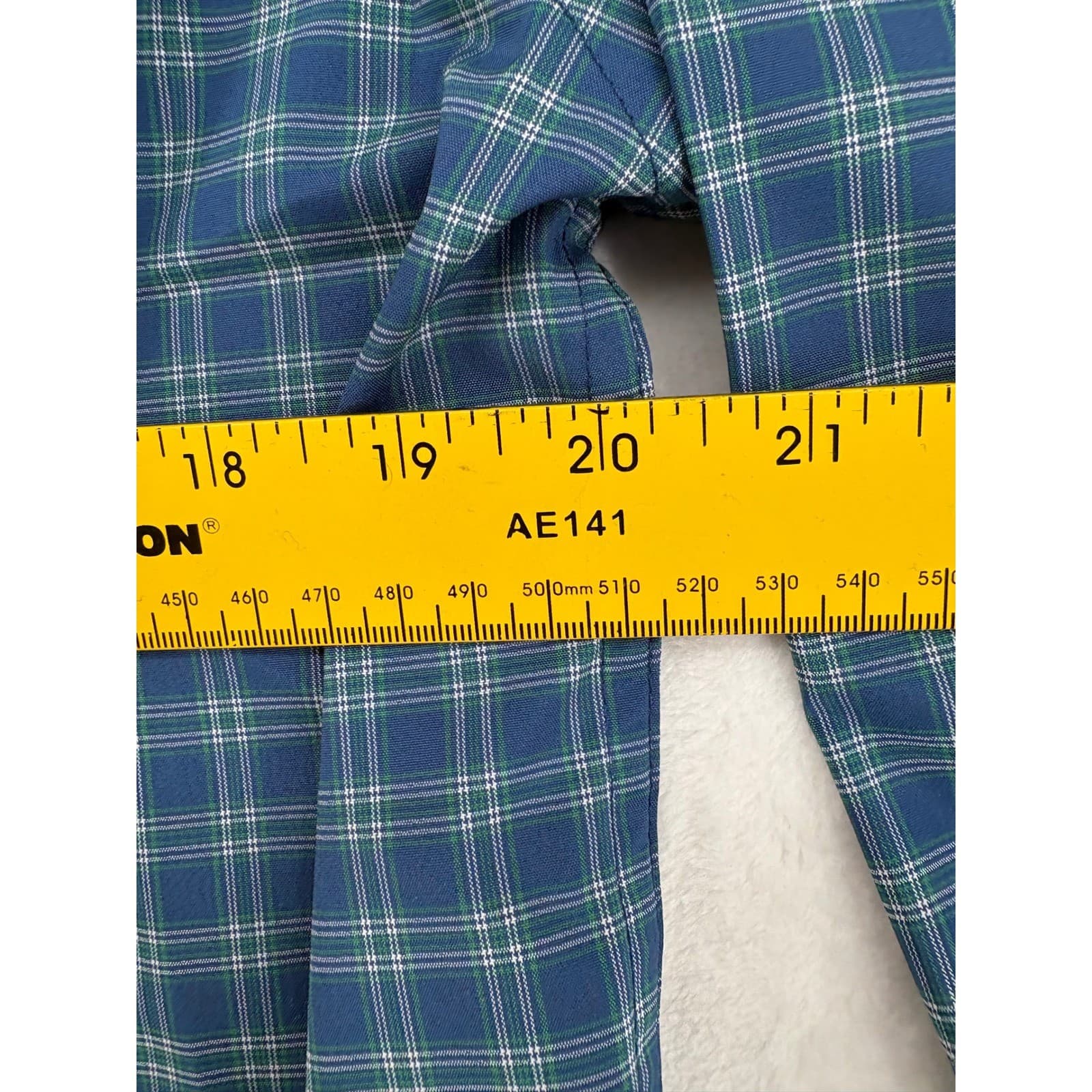 St. John's Bay Shirt Mens M Button Front Blue Plaid Classic Fit Long Sleeve - Thumbnail 3