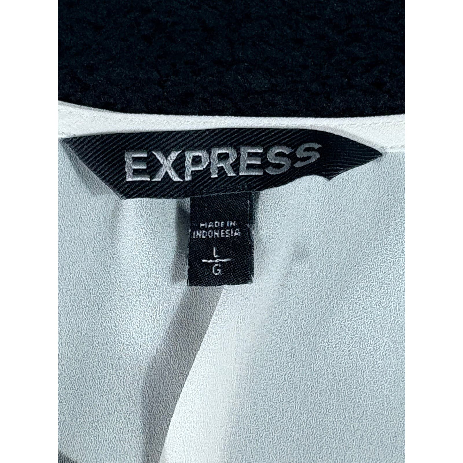 Express Women's Sleeveless Lace Trim Keyhole Neck Blouse Top - Thumbnail 2