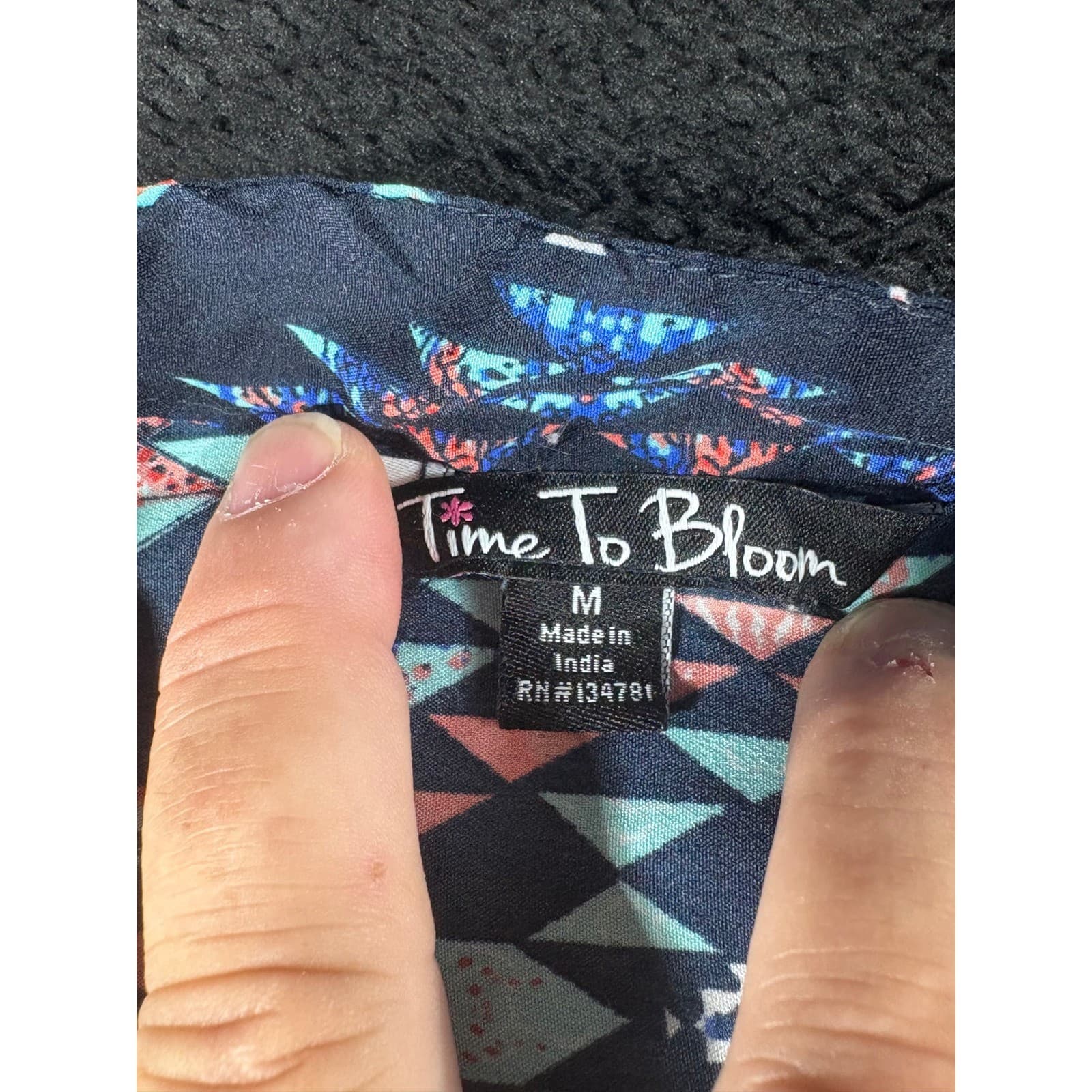 Time To Bloom Blouse Medium Geometric Print 3/4 Sleeve Button Up Casual Top - Thumbnail 2