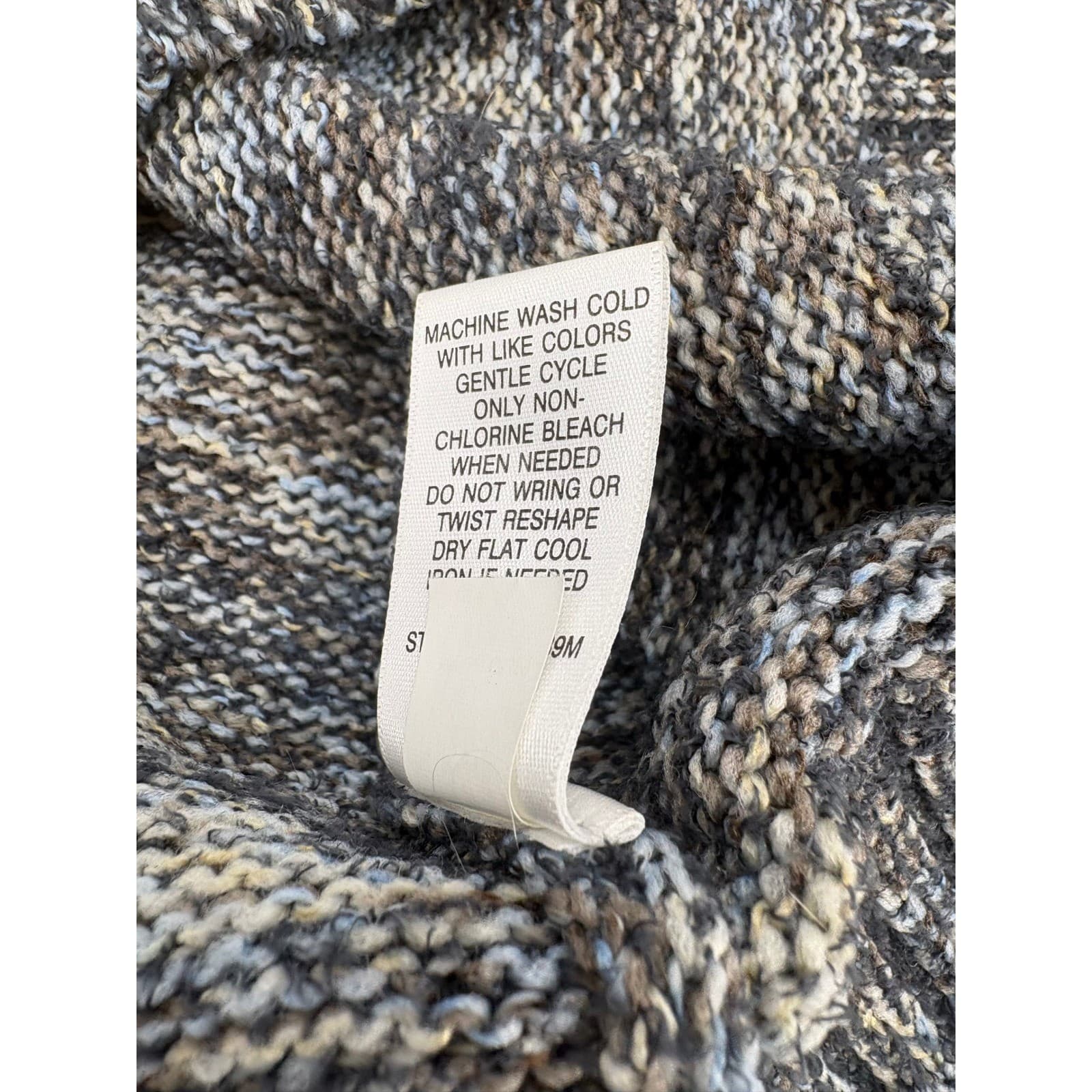 Croft & Barrow Women’s Gray Blue Marled V-Neck Sweater Knit Pullover Size S - Thumbnail 4