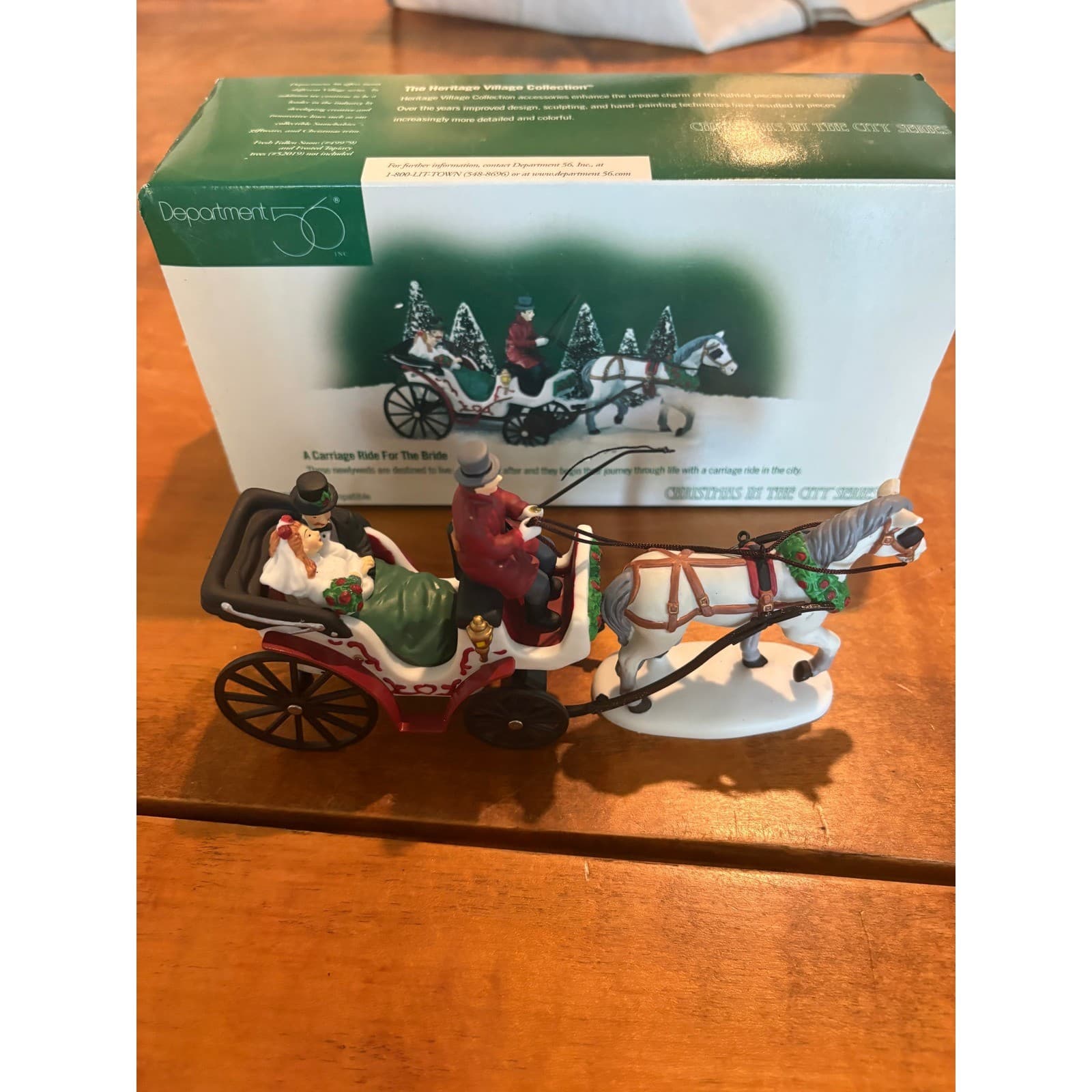 Department 56 Figurine Carriage White A Carriage Ride For The Bride 58901 - Thumbnail 2