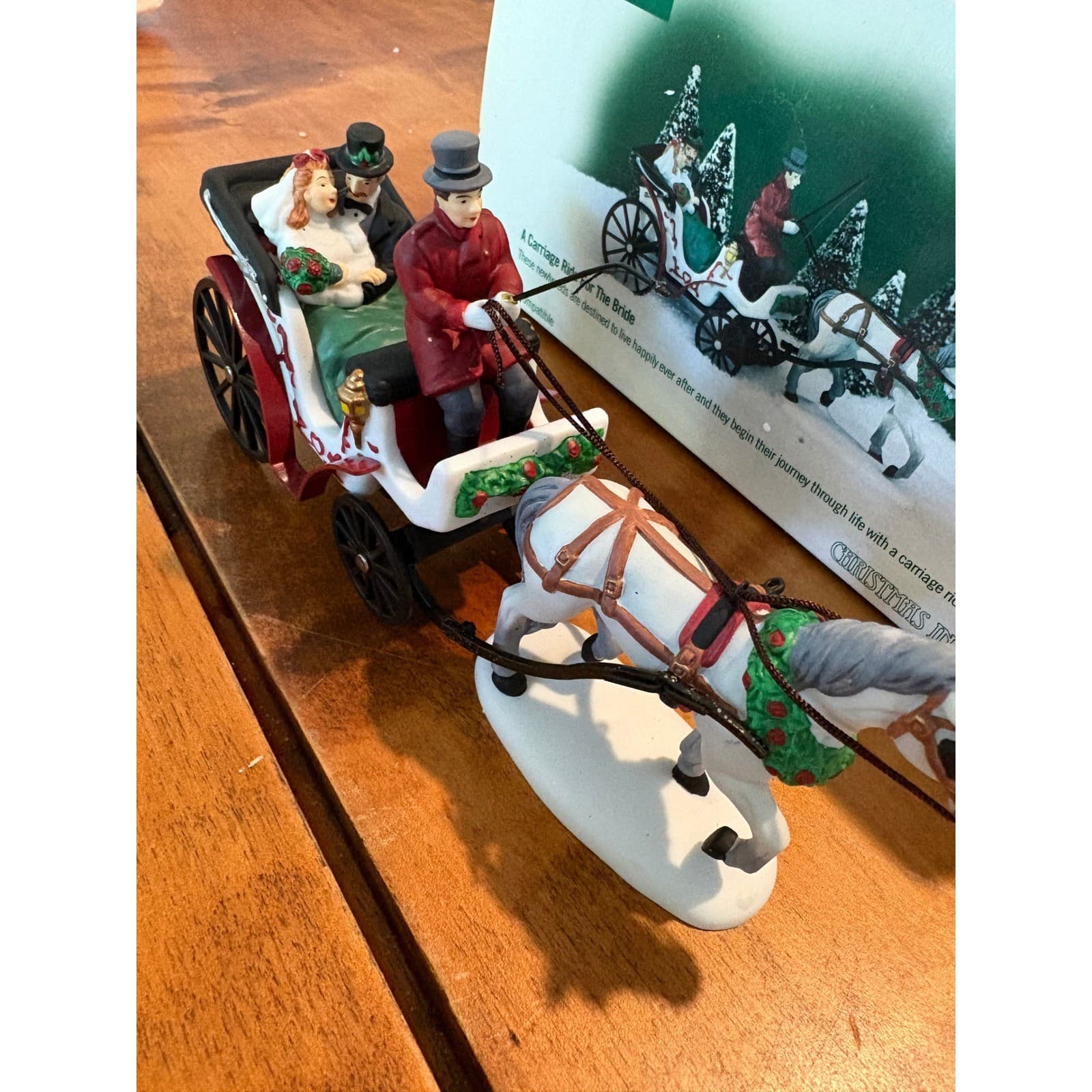 Department 56 Figurine Carriage White A Carriage Ride For The Bride 58901 - Thumbnail 3