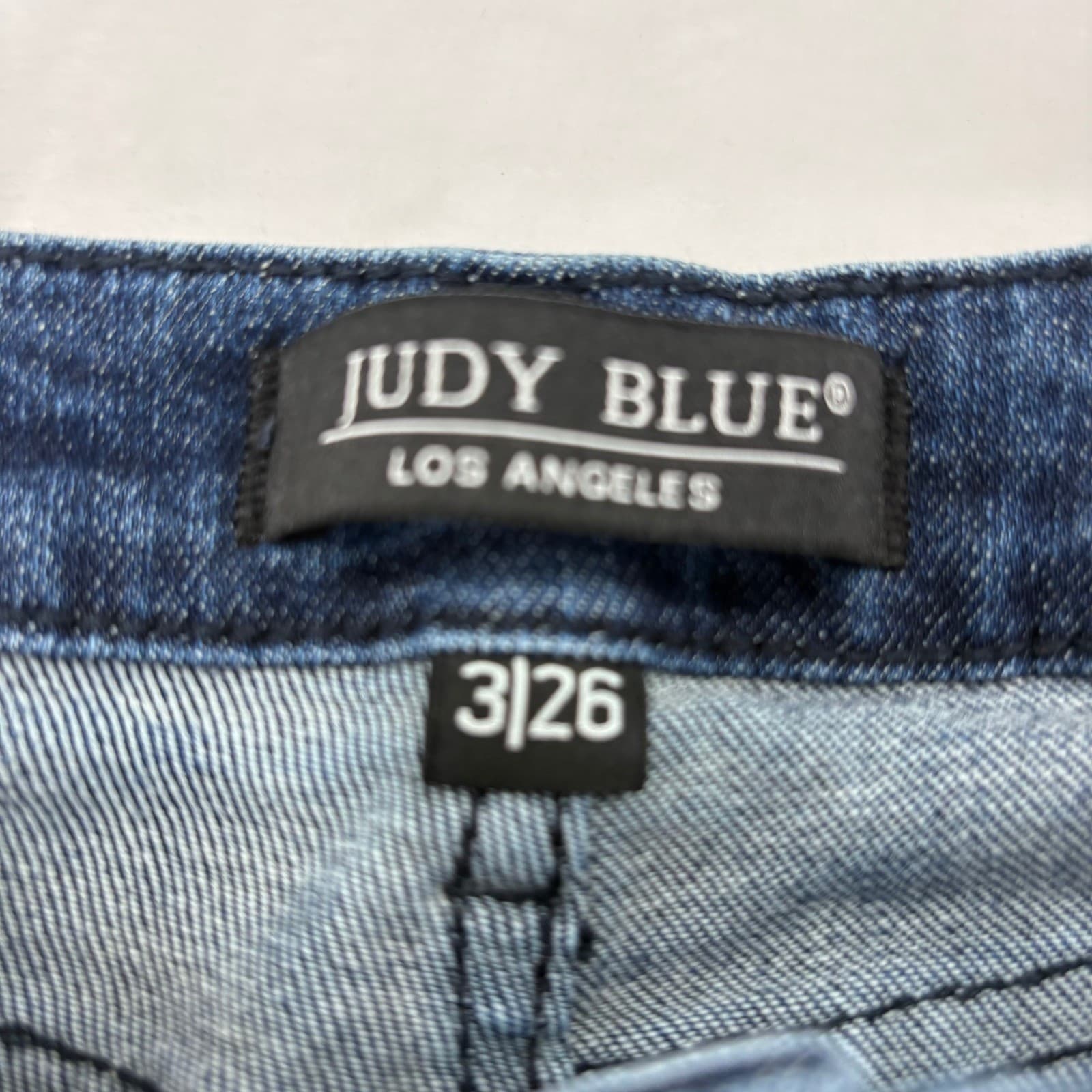 Judy Blue Jeans Womens 3/26 Relaxed Fit Blue Distressed Raw Hem JB88191 - Thumbnail 2