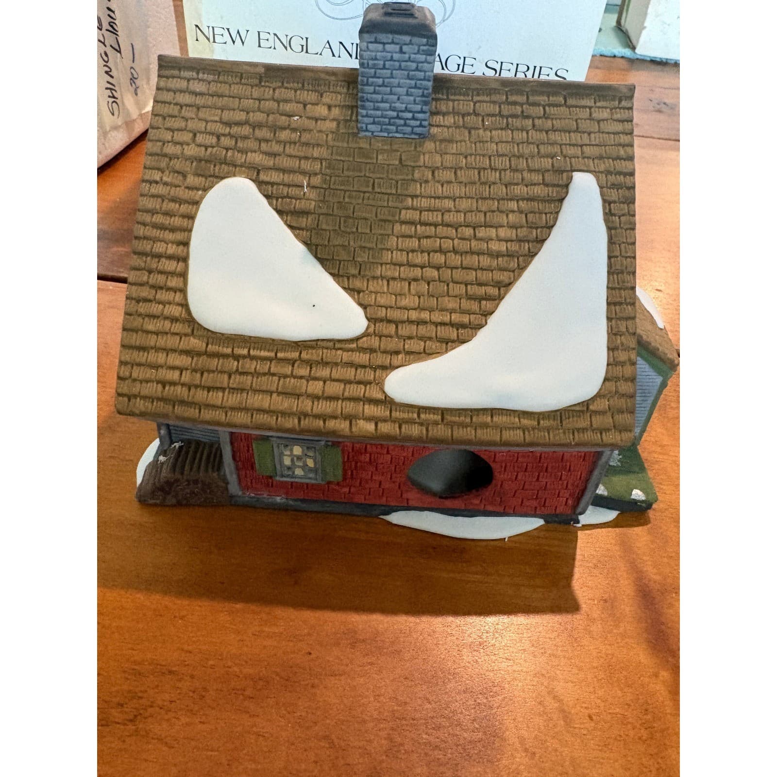 Dept 56 Shingle Creek House New England Village Series 5946-3 Porcelain House - Thumbnail 4