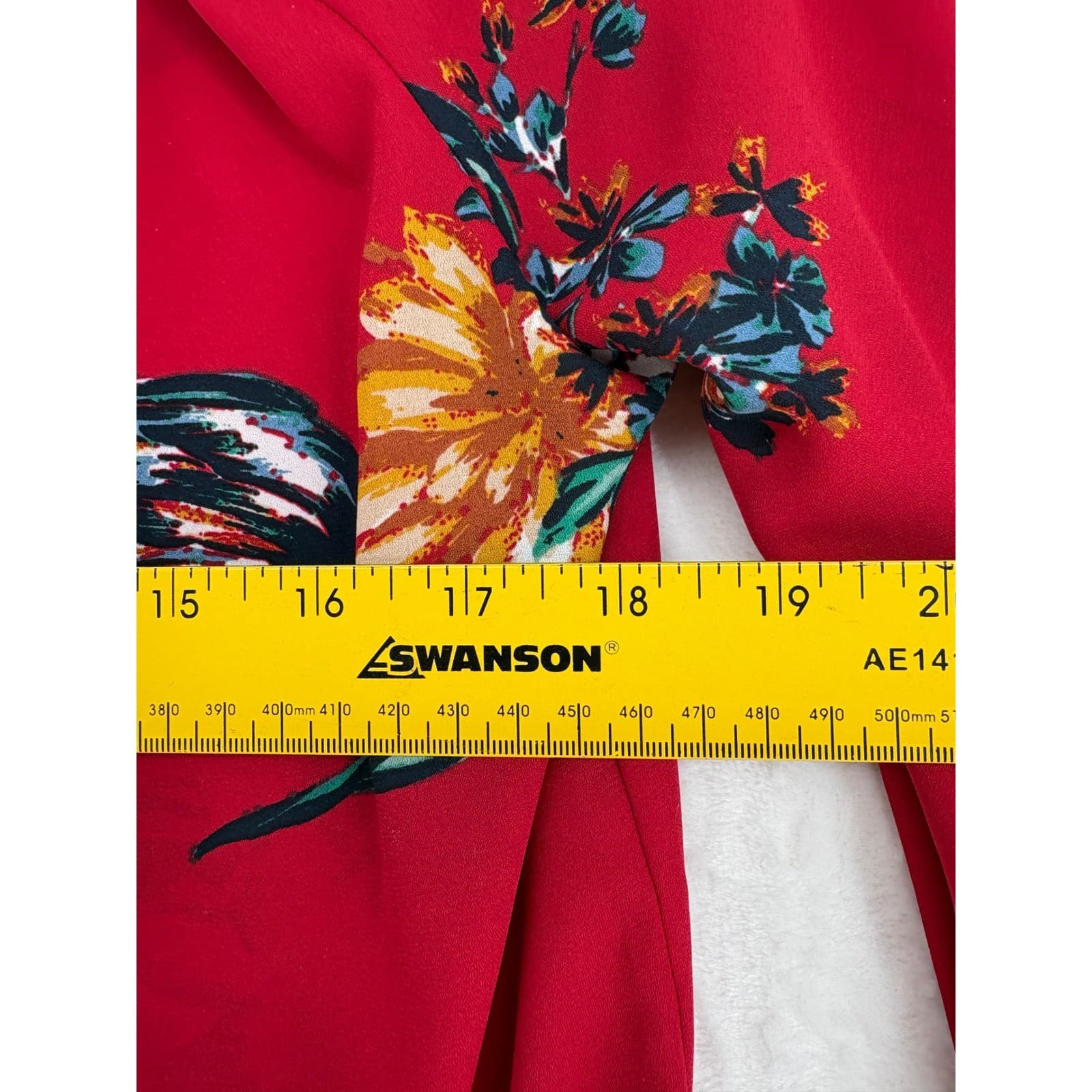 Van Heusen Blouse Womens M Top Red Floral Split Neck 3/4 Sleeve Button Front - Thumbnail 4