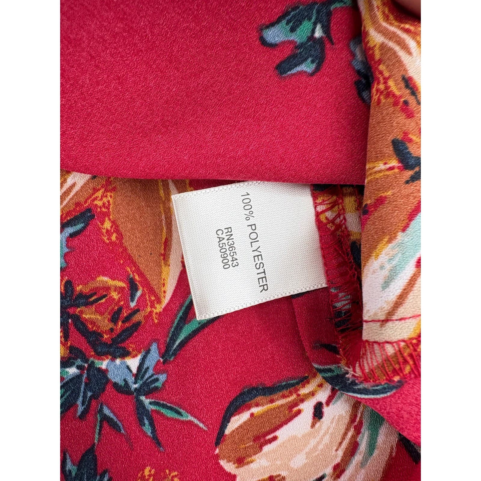 Van Heusen Blouse Womens M Top Red Floral Split Neck 3/4 Sleeve Button Front - Thumbnail 3