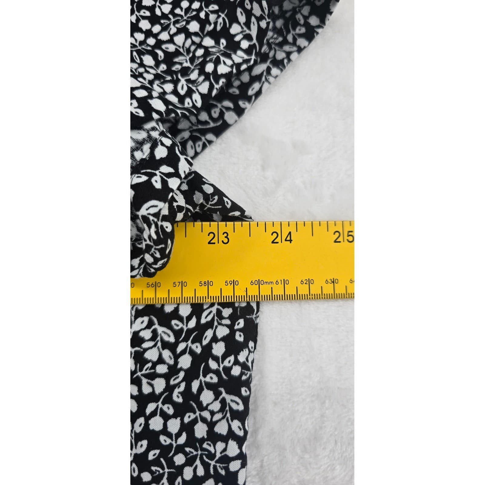 Croft & Barrow Button Down Womens PXL Blouse Black Floral Rayon Short Sleeve - Thumbnail 4