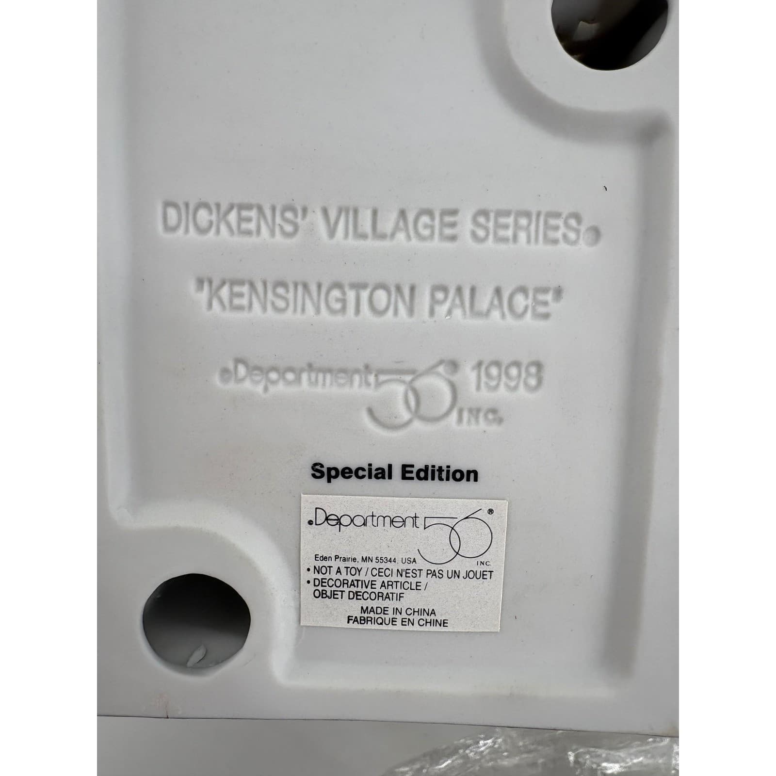 Dept 56 Kensington Palace Dickens Village Series 1998 Special Edition Red House - Thumbnail 7