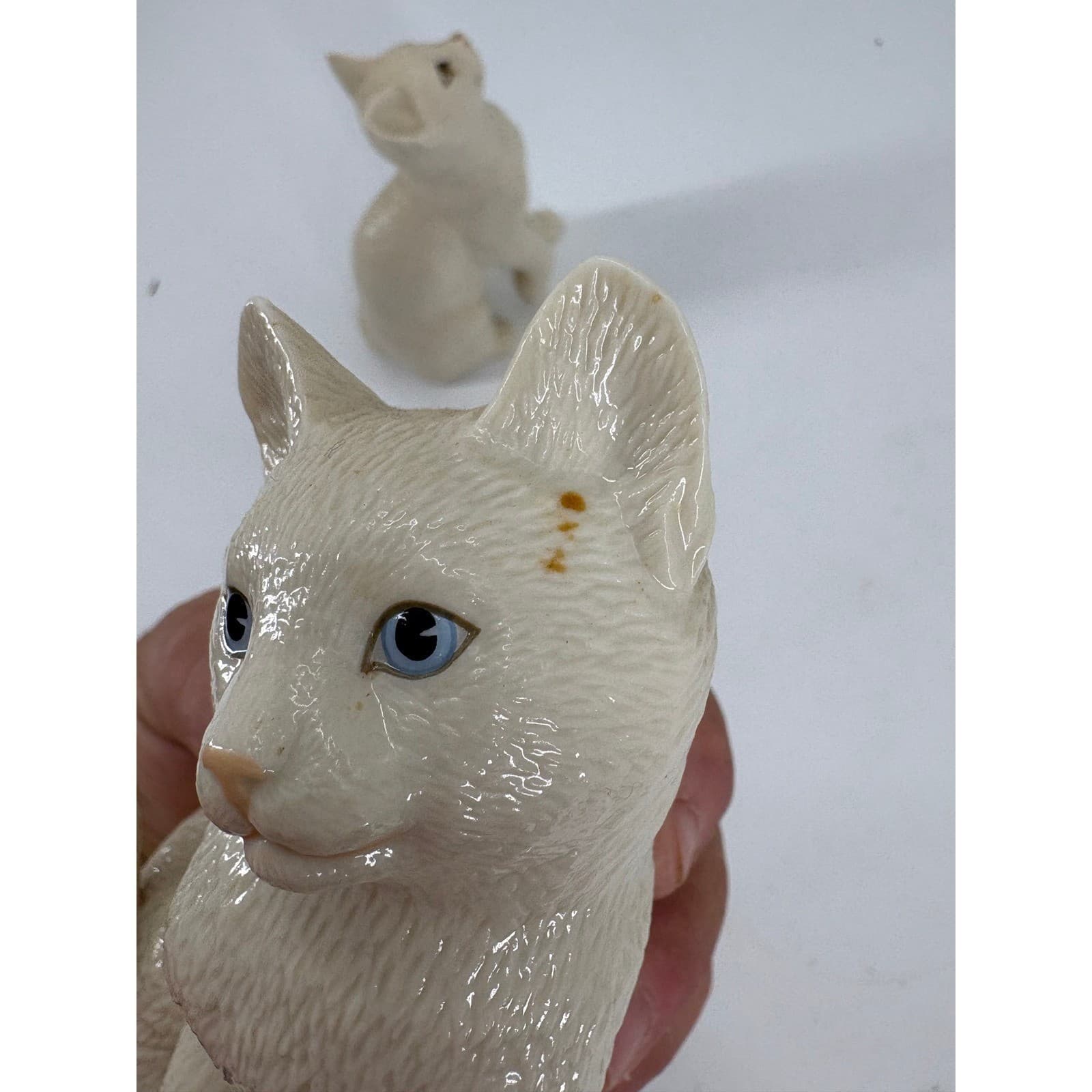 Lenox Cat Figurines Eye to Eye Fascinating Ladybug Cream Porcelain Set of 2 - Thumbnail 7