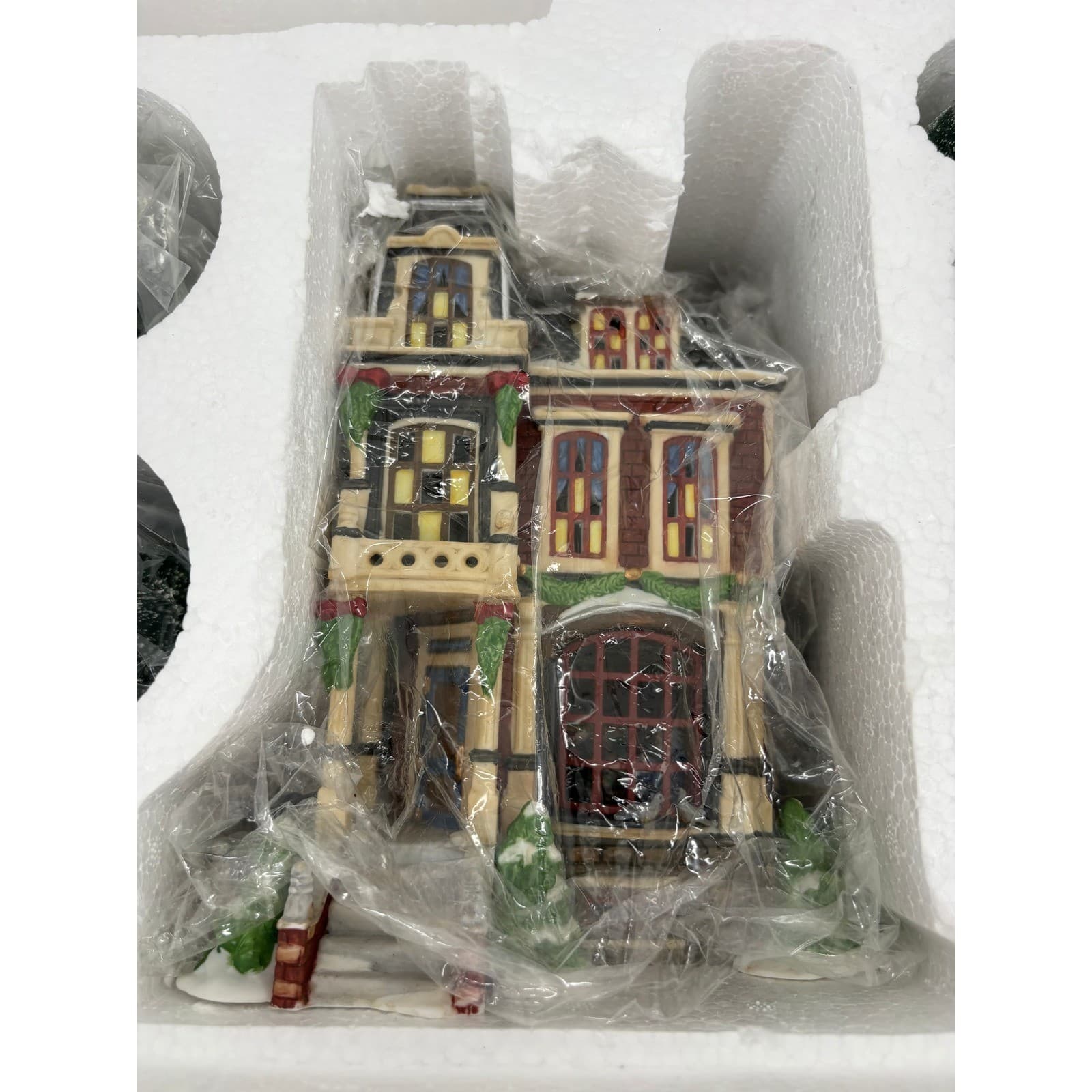 Department 56 Dickens Village Chancery Corner Gift Multicolor Porcelain House - Thumbnail 4