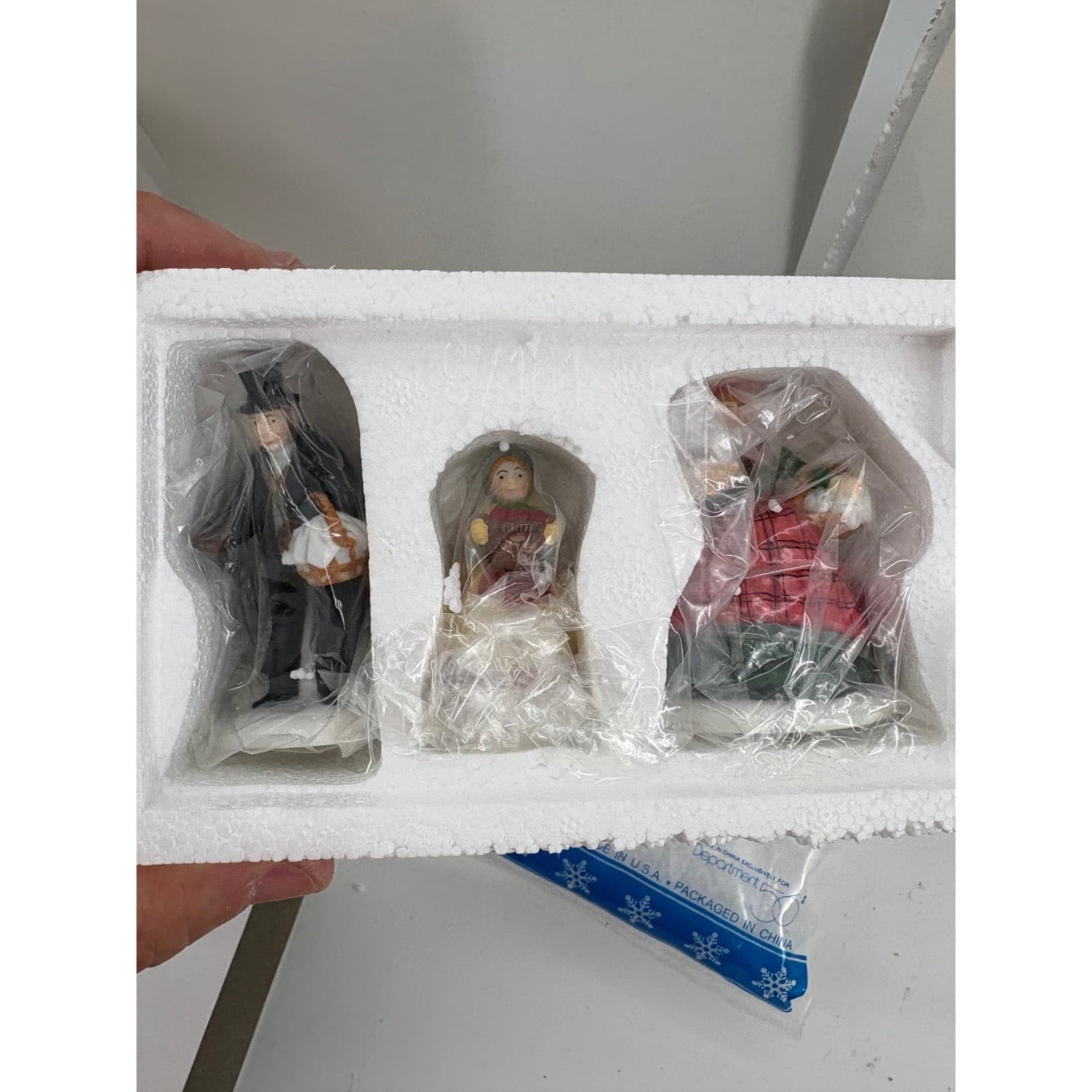 Department 56 Dickens Village Spirit of Giving Set of 13 Heritage Village Multi - Thumbnail 7