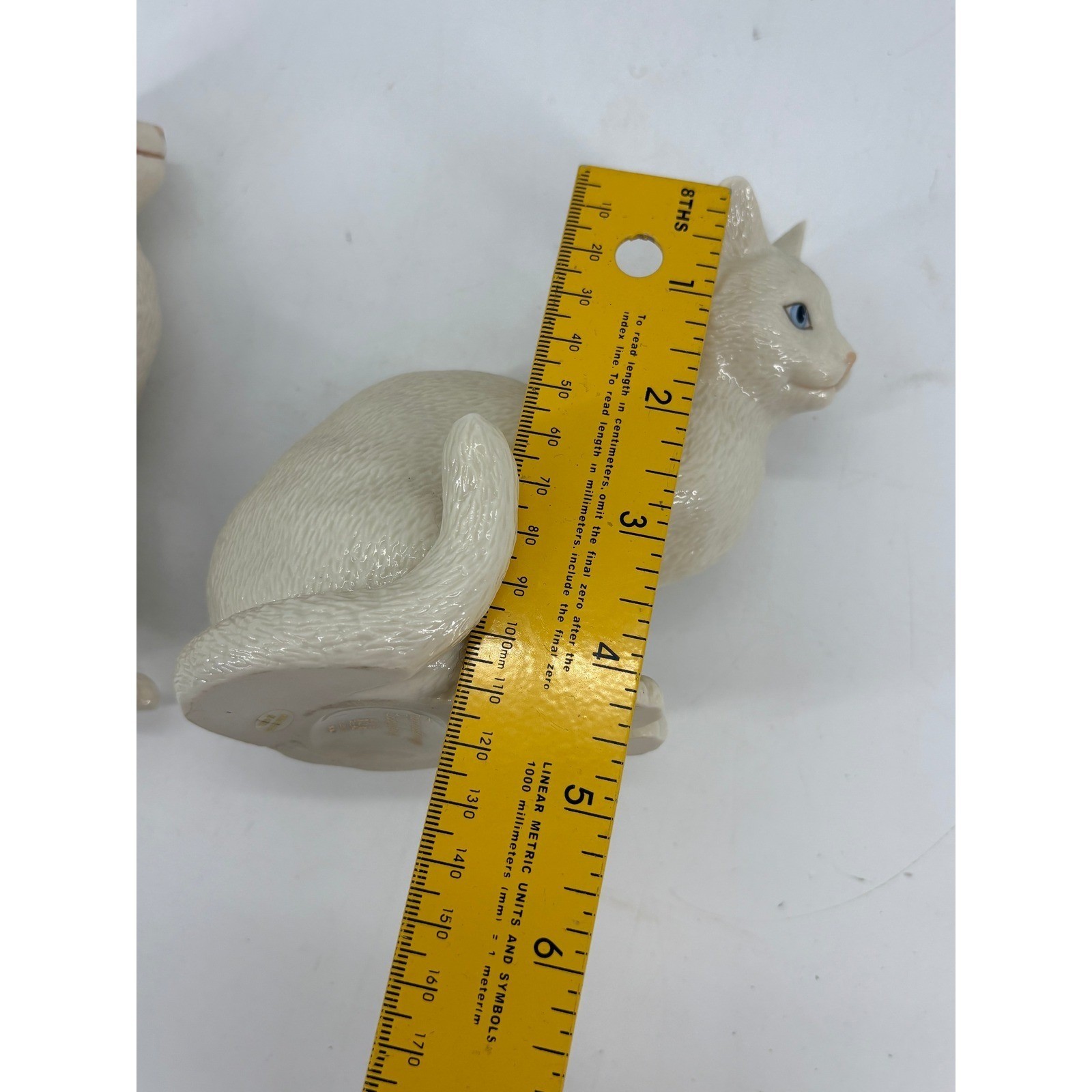 Lenox Cat Figurines Eye to Eye Fascinating Ladybug Cream Porcelain Set of 2 - Thumbnail 9