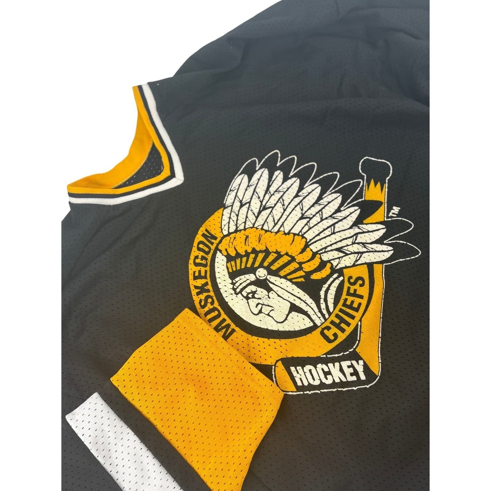 Muskegon Chiefs Hockey Jersey Black Yellow Men's XL Medbury 24 Athletic Made USA