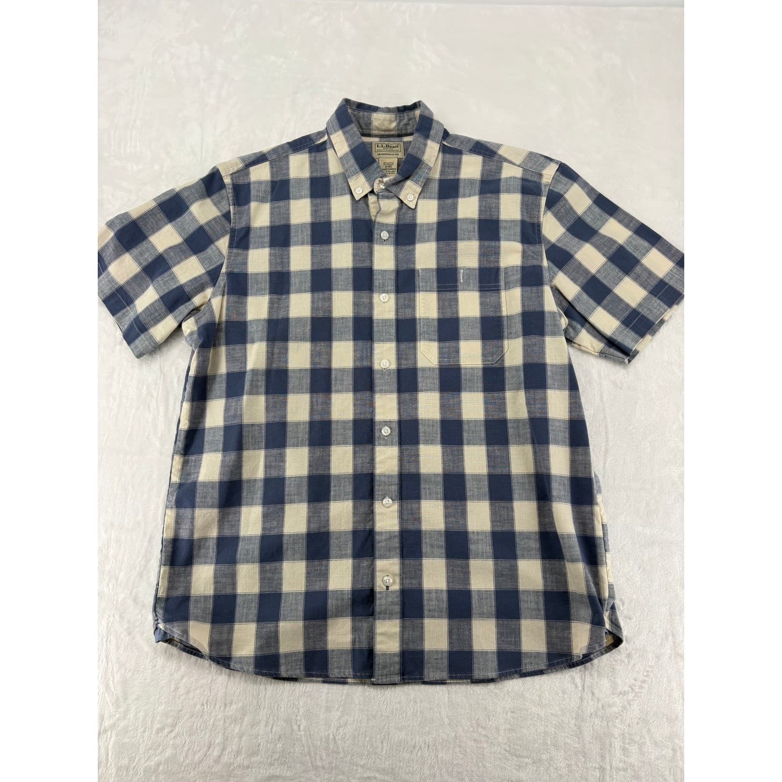 L.L.Bean Button Down Mens M Shirt Blue Plaid Traditional Fit Short Sleeve 514024