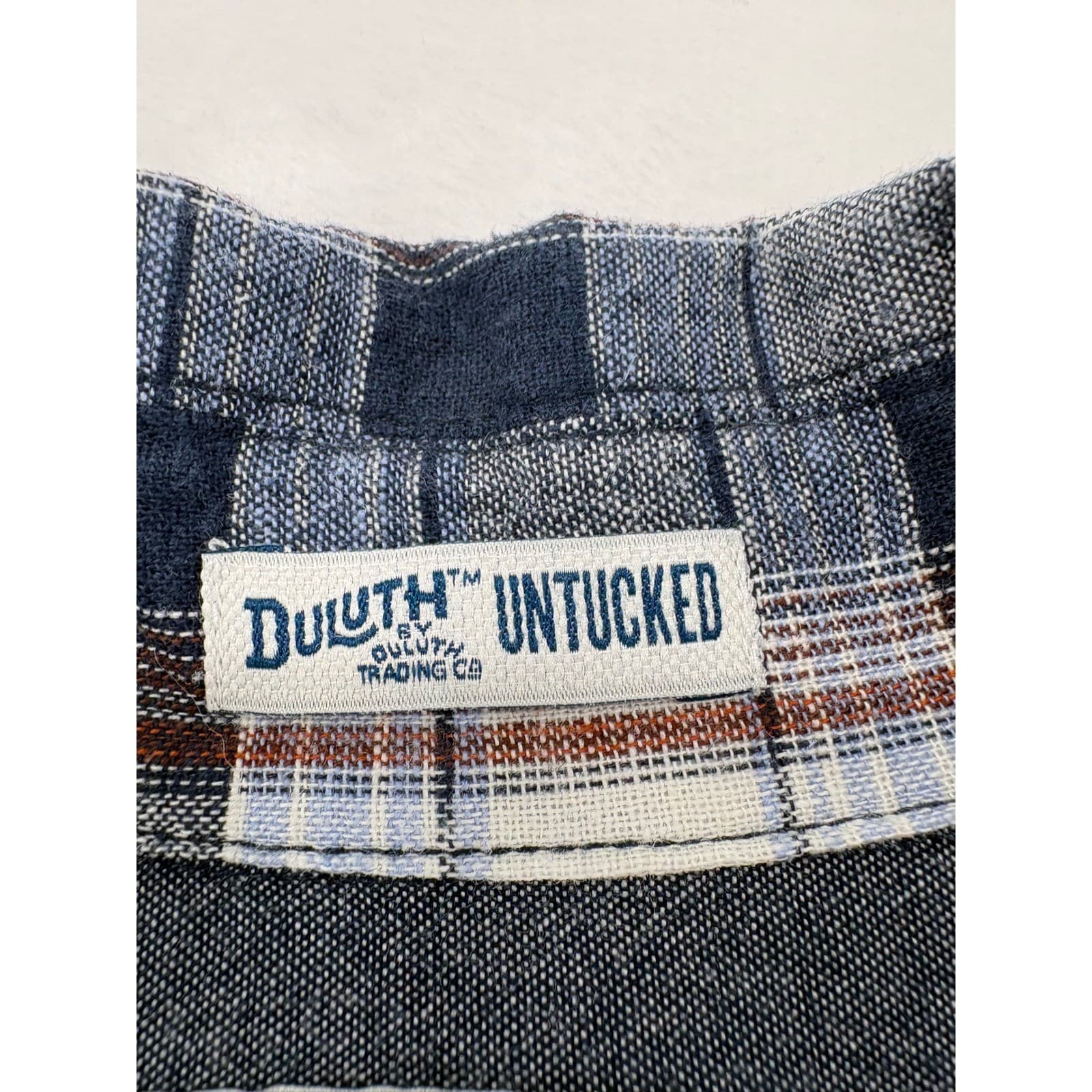 Duluth Trading Co Shirt Mens L Untucked Button Down Blue Plaid Relaxed Fit - Thumbnail 3